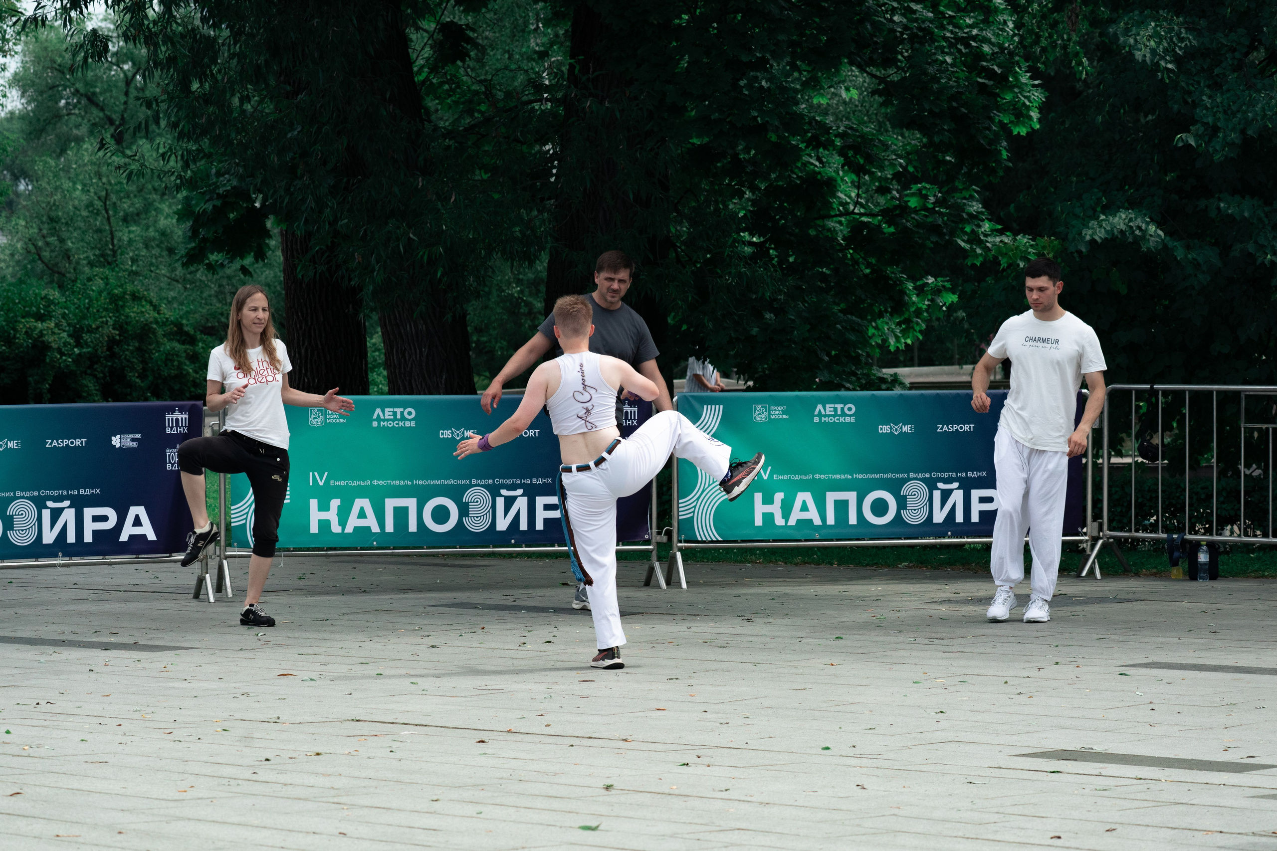 Открытый класс AXE Capoeira на фестивале неолимписких видов спорта на ВДНХ 2025 г:. Фотограф в Москве Ткаченко Владимир