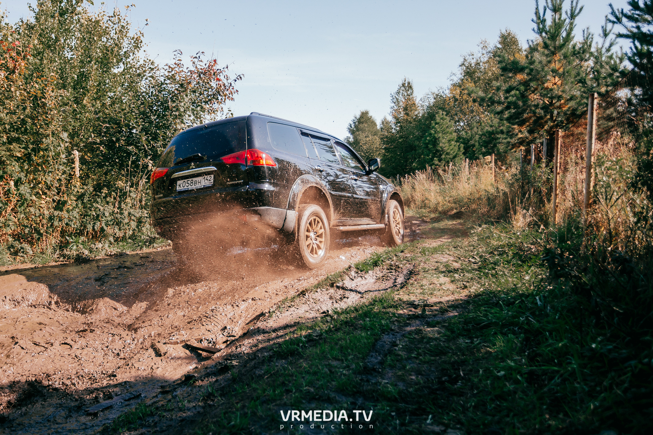 Внедорожный пикник Mitsubushi