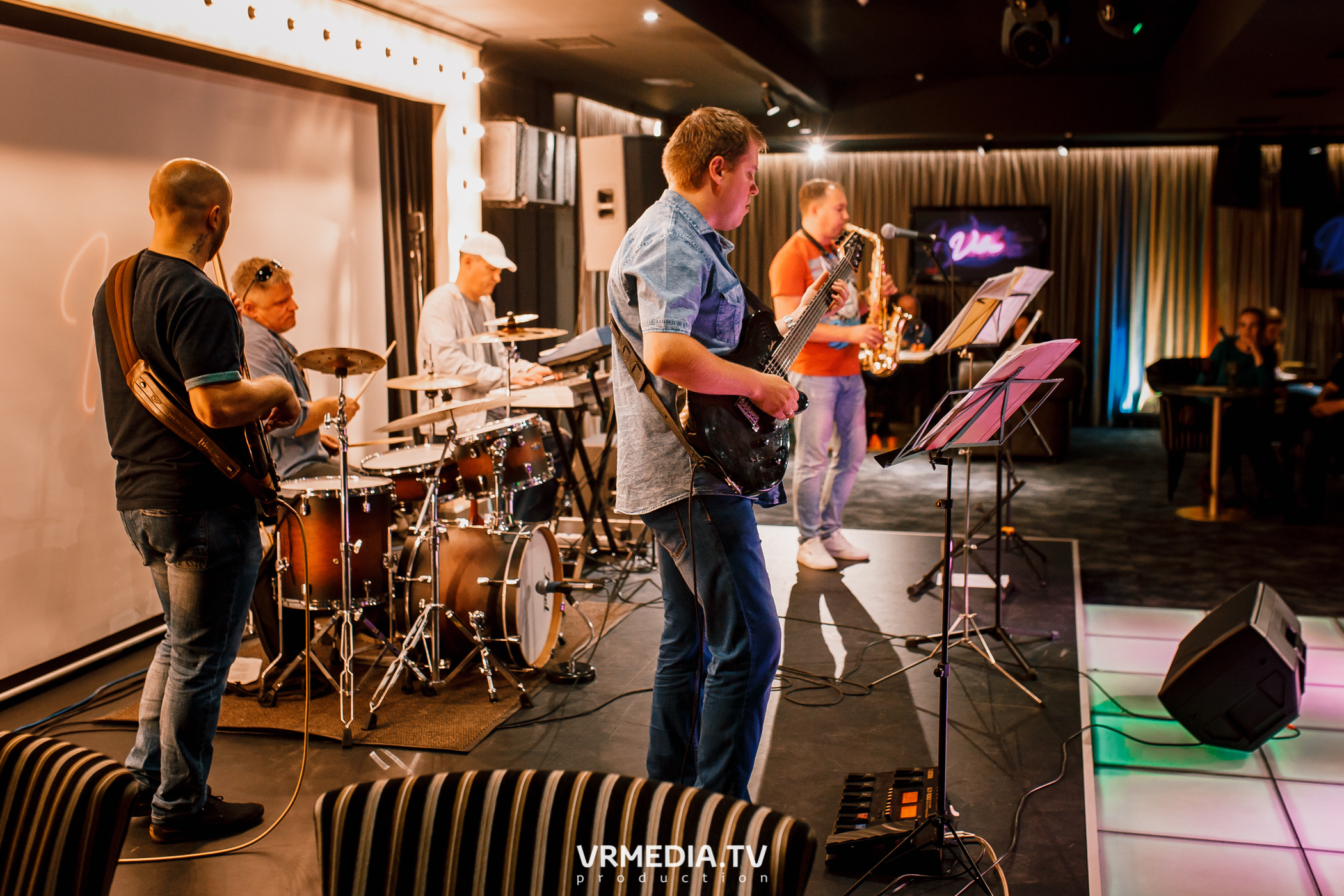 SMOOTH JAZZ в караоке «Volna»