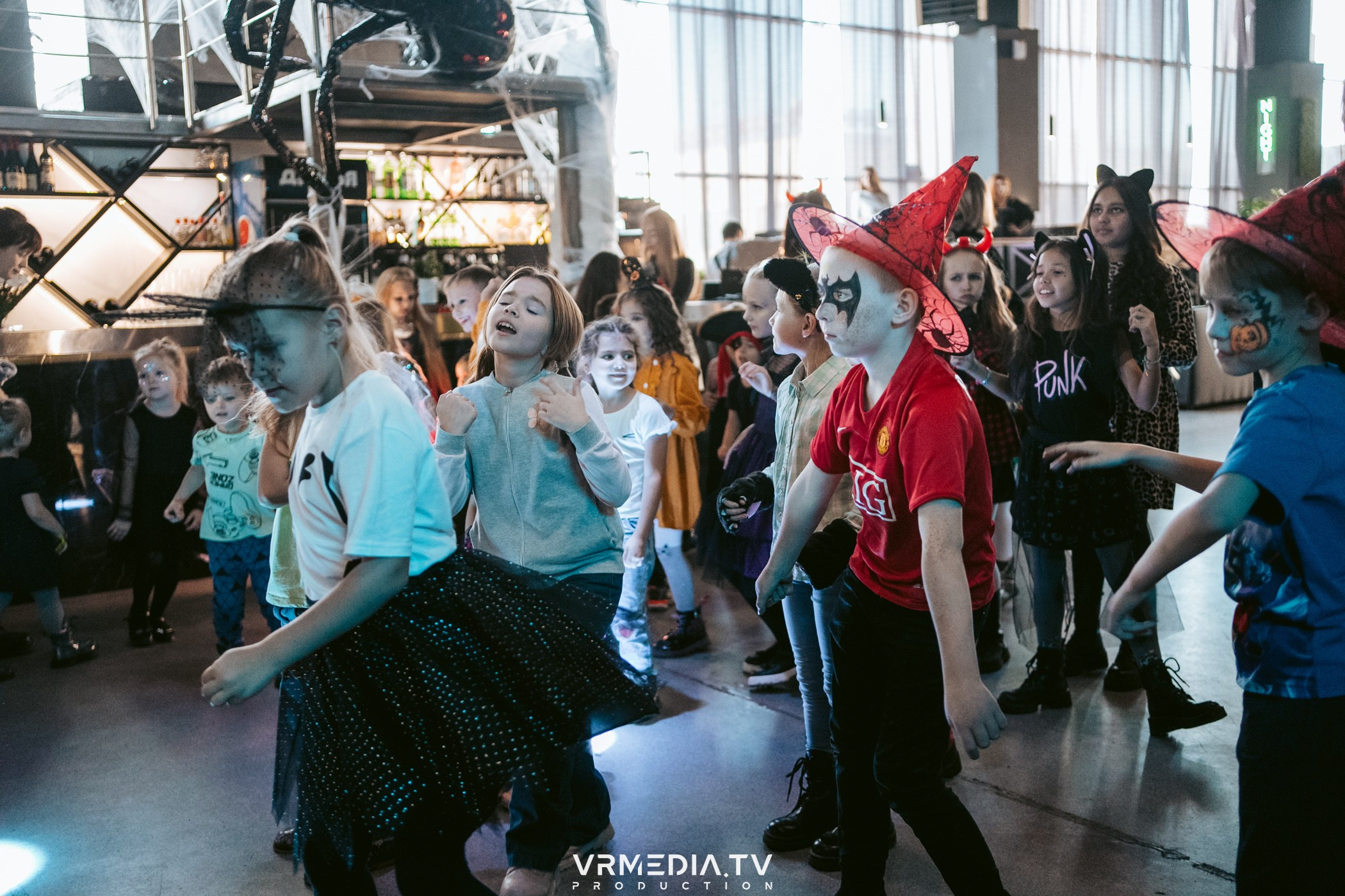 Baby time в баре «Друзья»