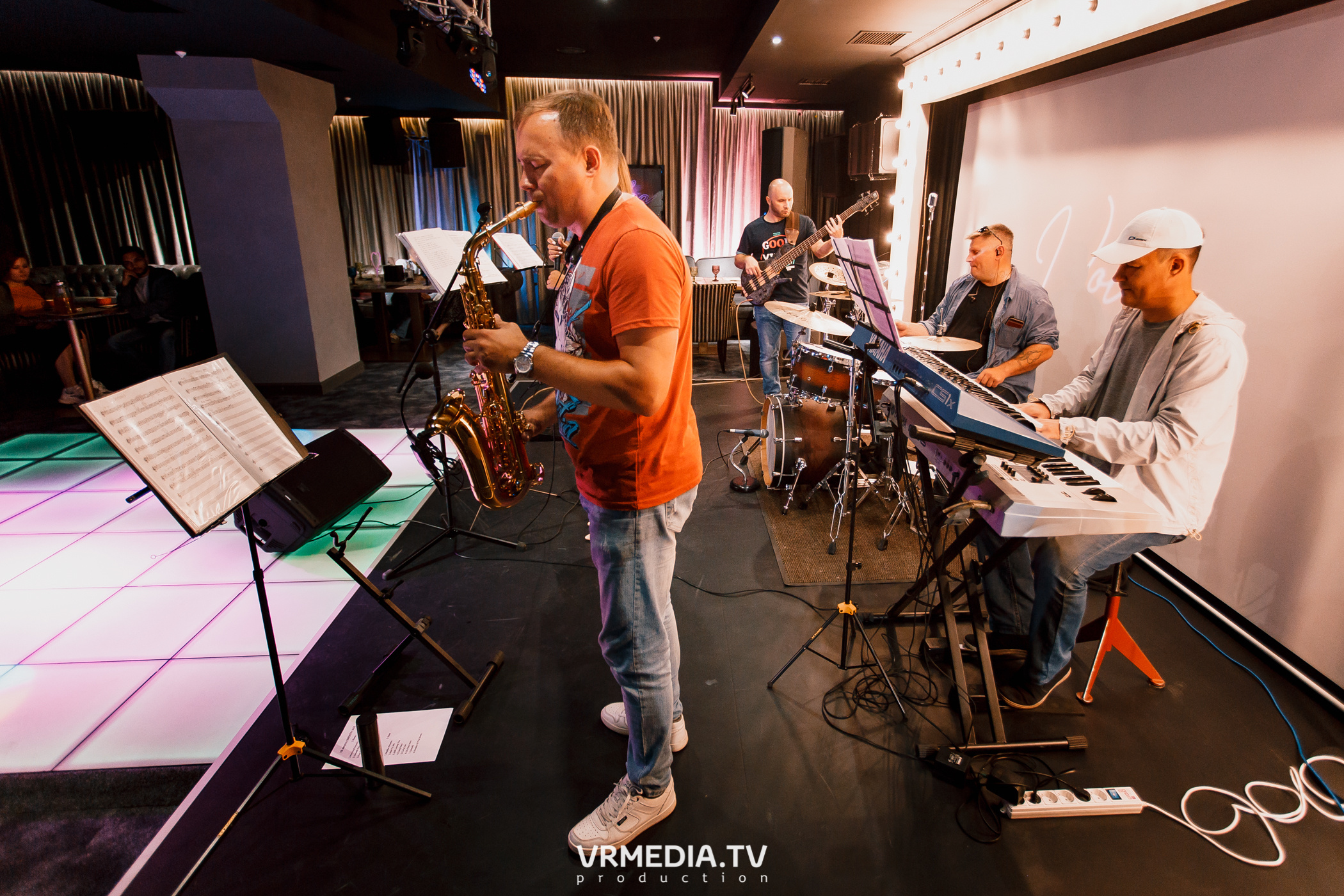SMOOTH JAZZ в караоке «Volna»