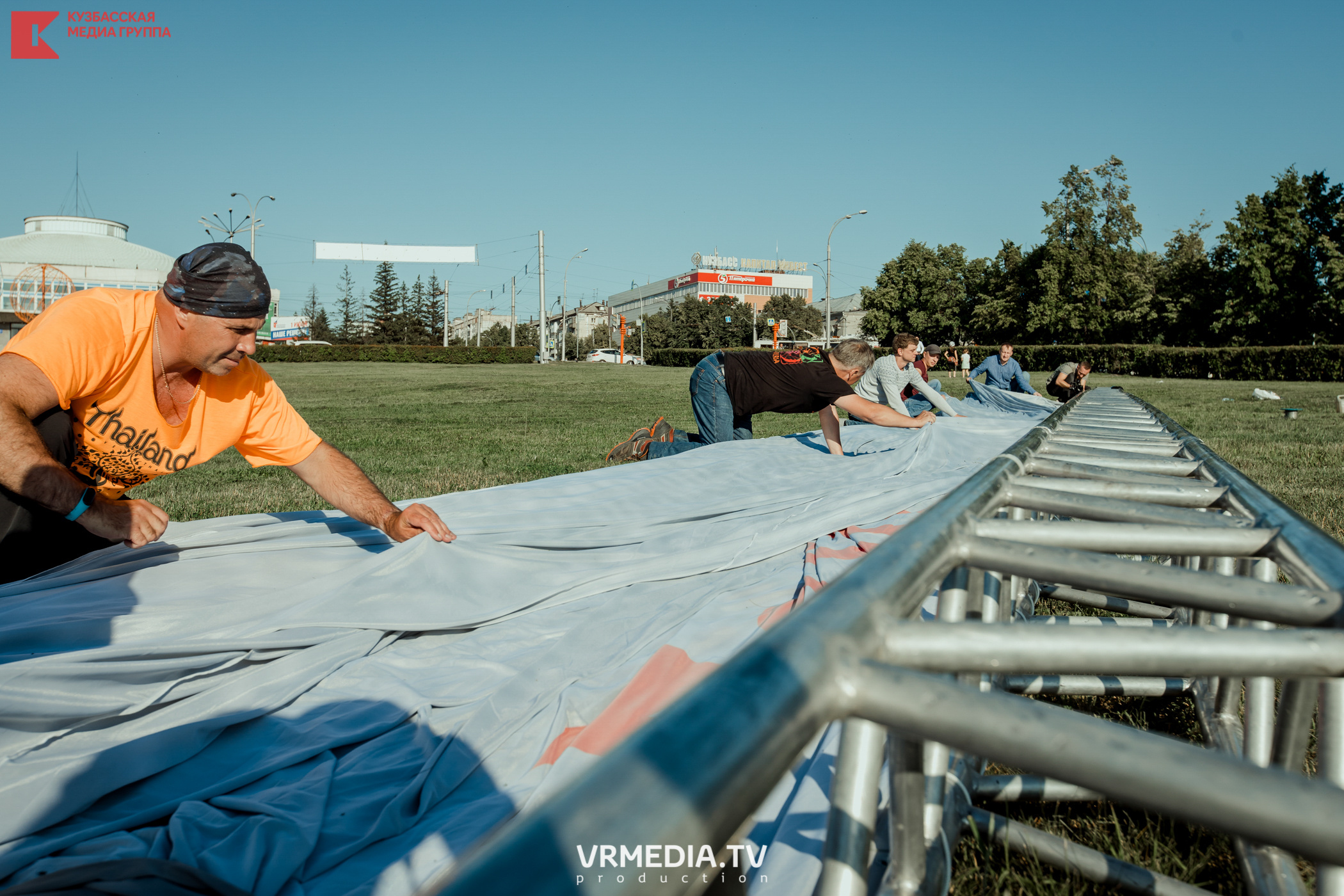 Запуск воздушный шаров. Герой Брестской крепости