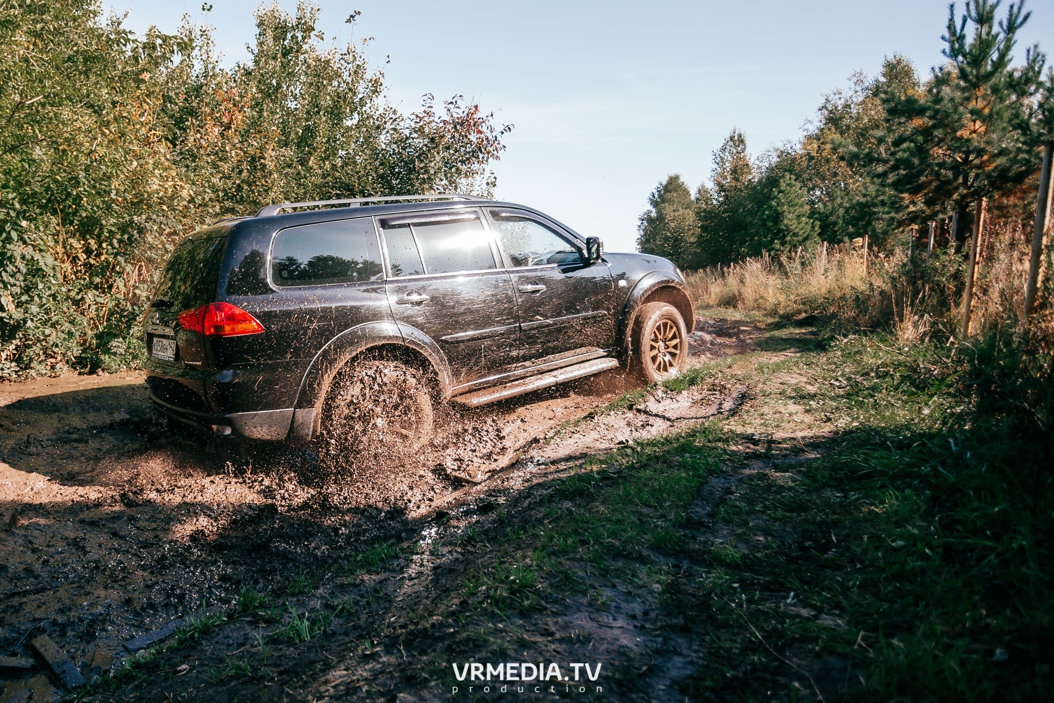 Внедорожный пикник Mitsubushi