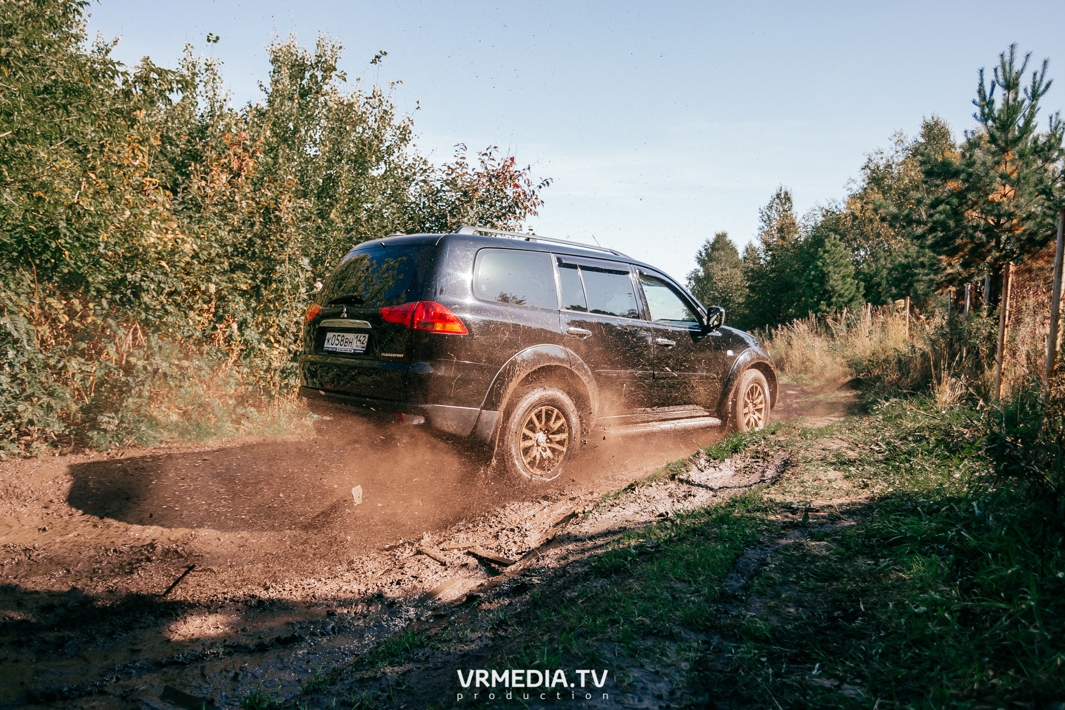 Внедорожный пикник Mitsubushi