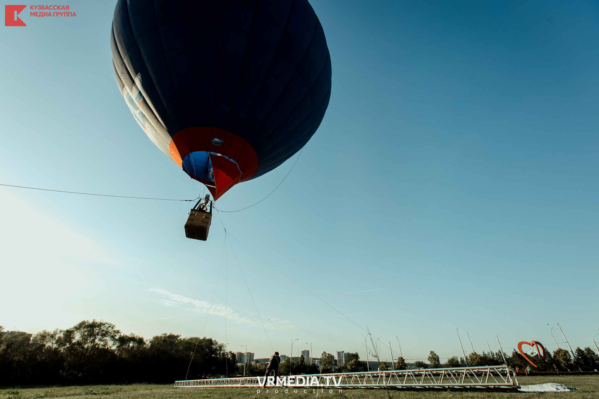 Запуск воздушный шаров. Герой Брестской крепости