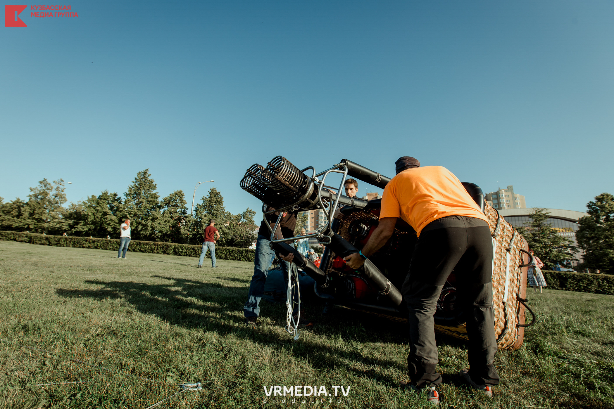Запуск воздушный шаров. Герой Брестской крепости