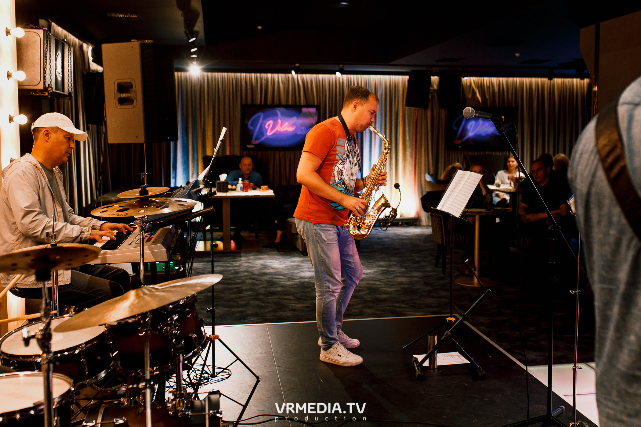 SMOOTH JAZZ в караоке «Volna»