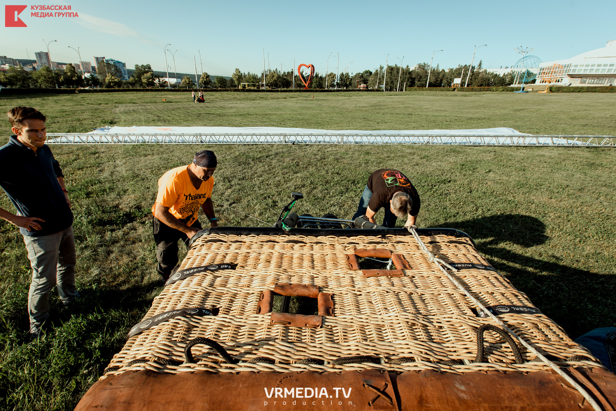 Запуск воздушный шаров. Герой Брестской крепости