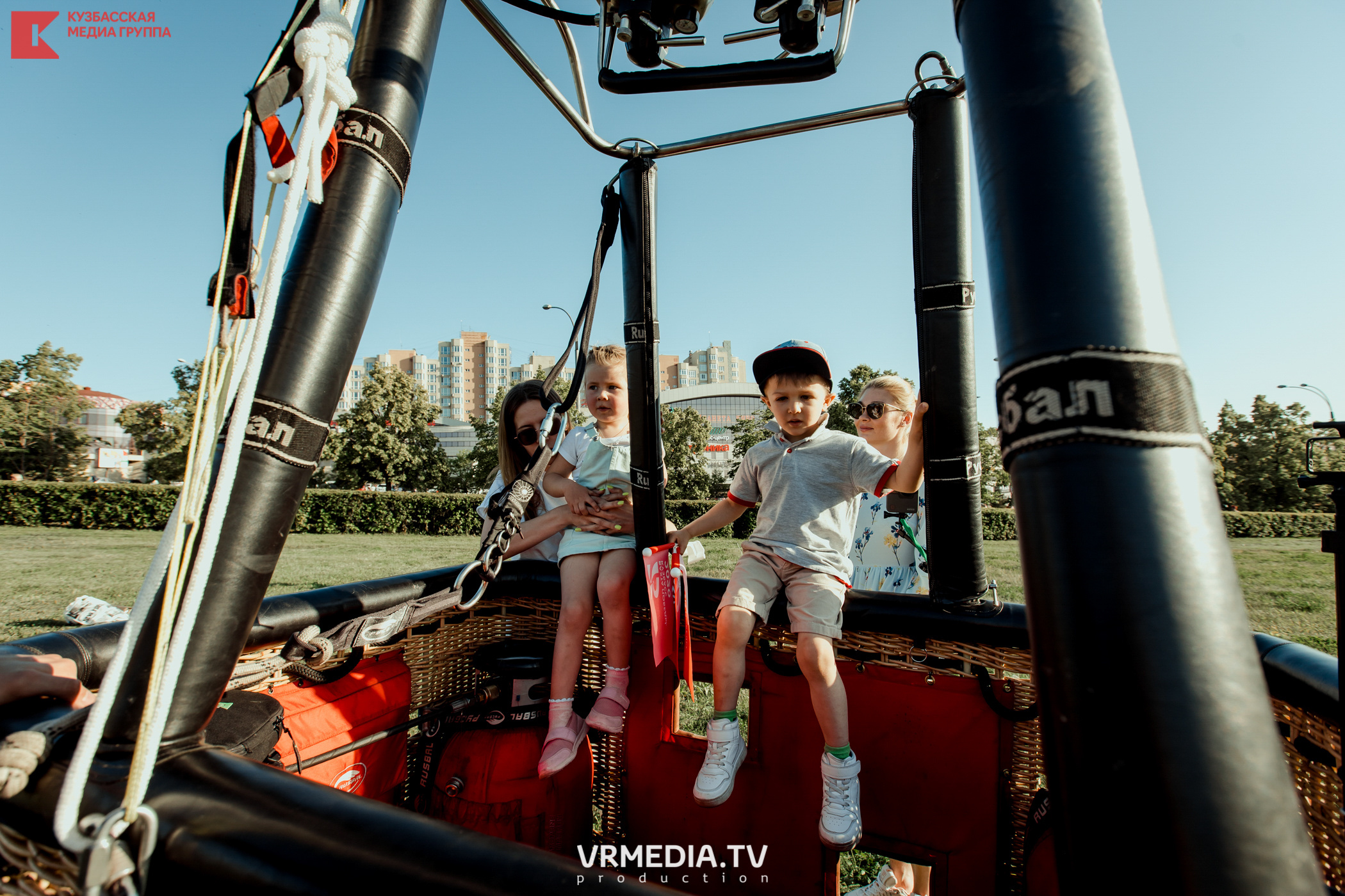 Запуск воздушный шаров. Герой Брестской крепости