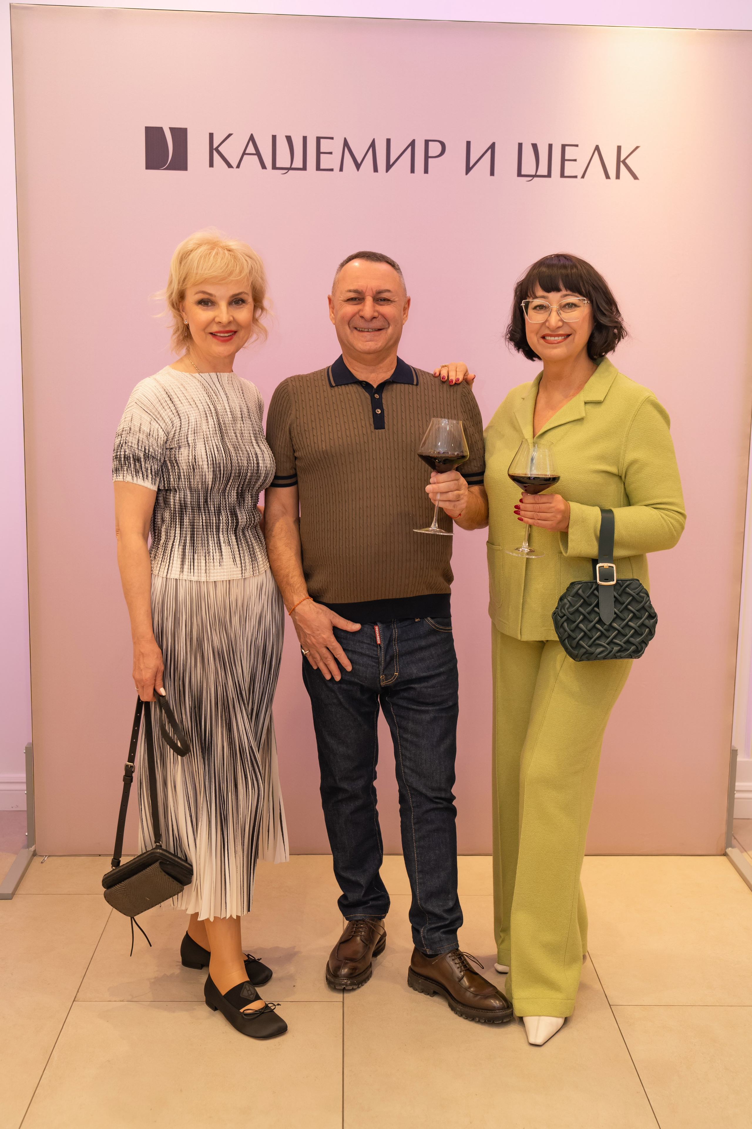 Модельный показ. Занимаюсь профессиональной фотографией и живу рядом с Байкалом. Работаю в разных жанрах