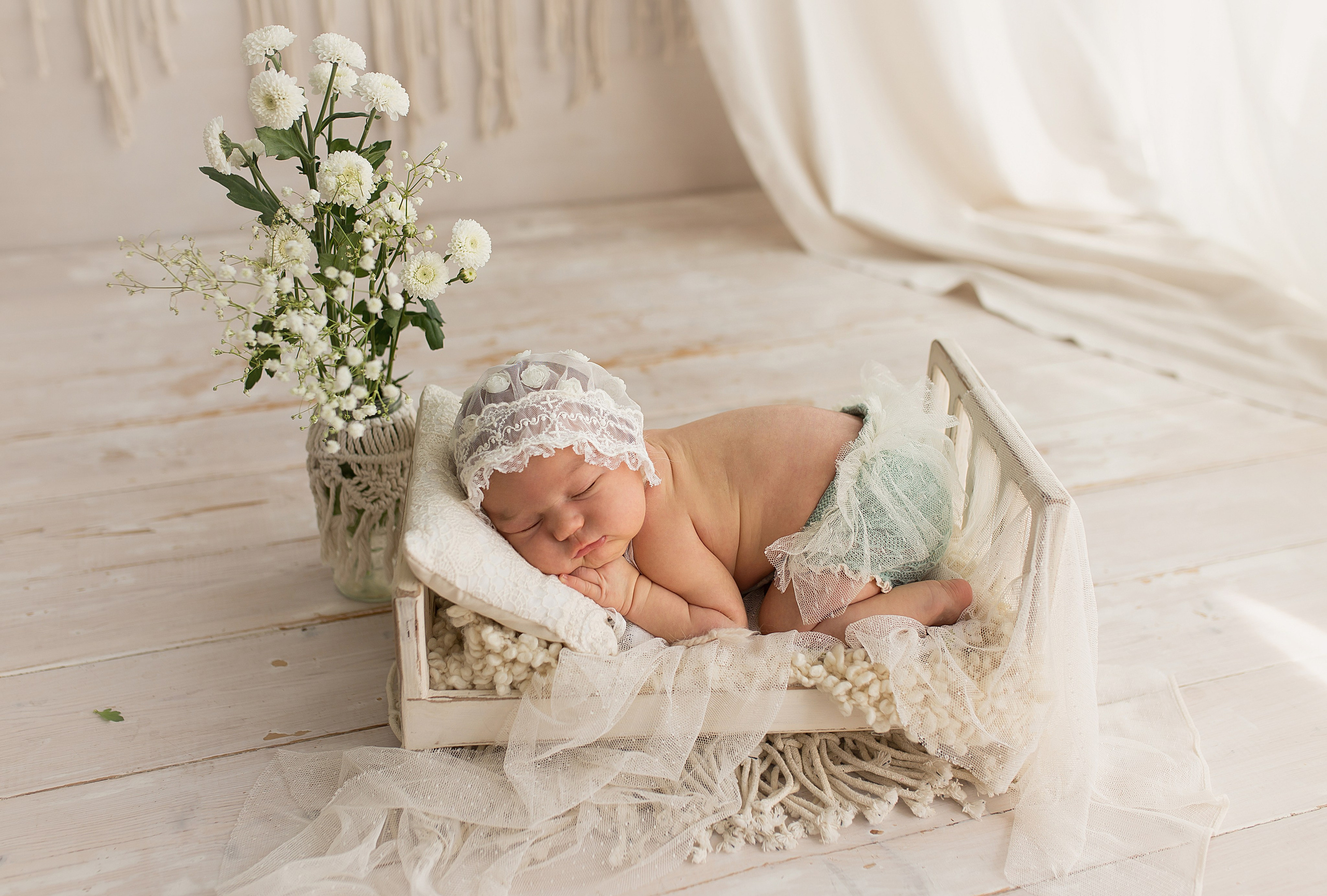 Фотосессия новорождённого. Фотограф новорождённых малышей и детский фотограф В Казани Лана Максим