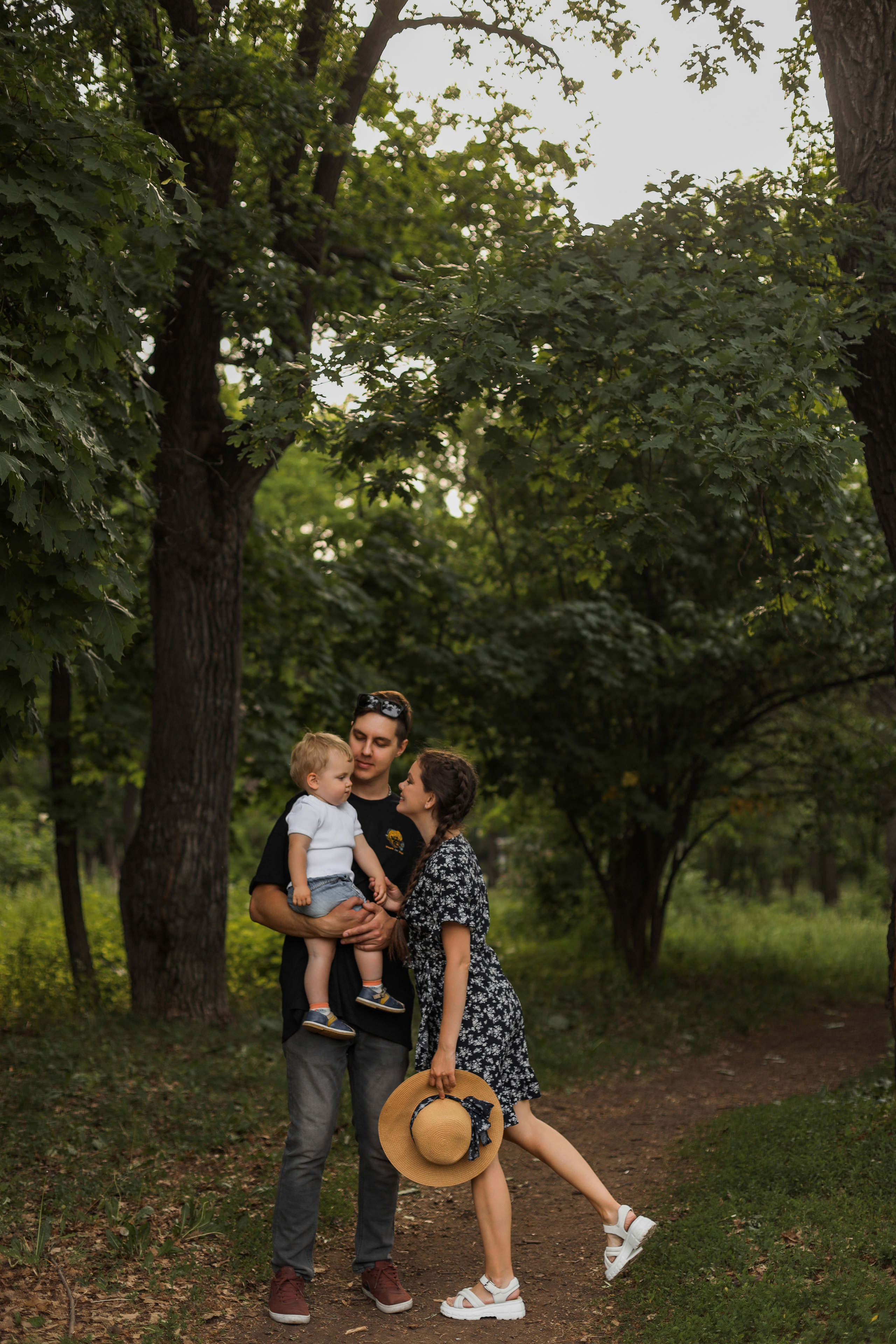 Таня, Олег и Егорка в Загородном парке. Семейный фотограф в Самаре и Казани Александра Никитина