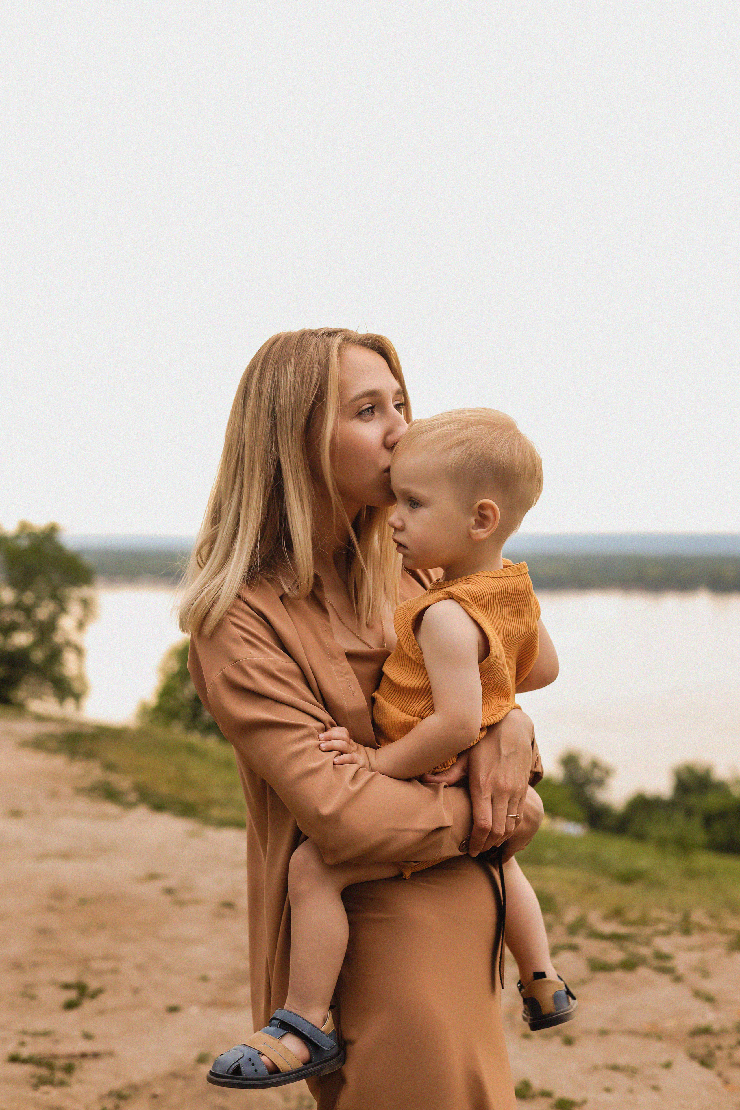 Анна и Мирон. Проулка в Загородном парке. Семейный фотограф в Самаре и Казани Александра Никитина