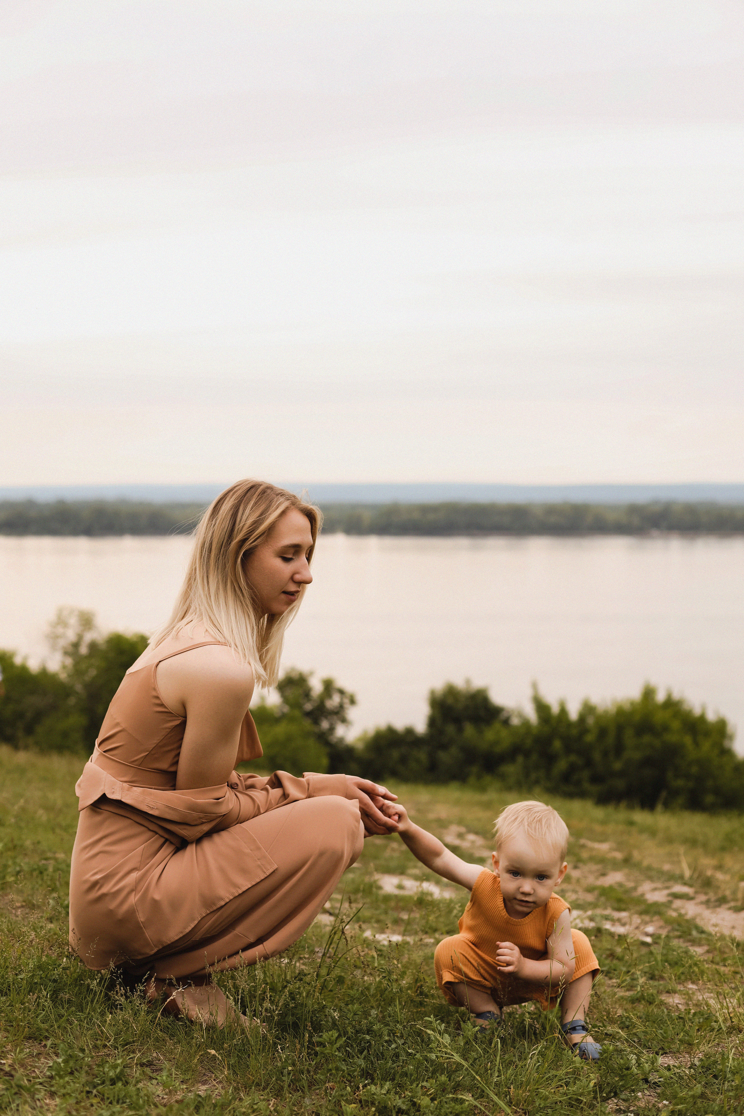 Анна и Мирон. Проулка в Загородном парке. Семейный фотограф в Самаре и Казани Александра Никитина