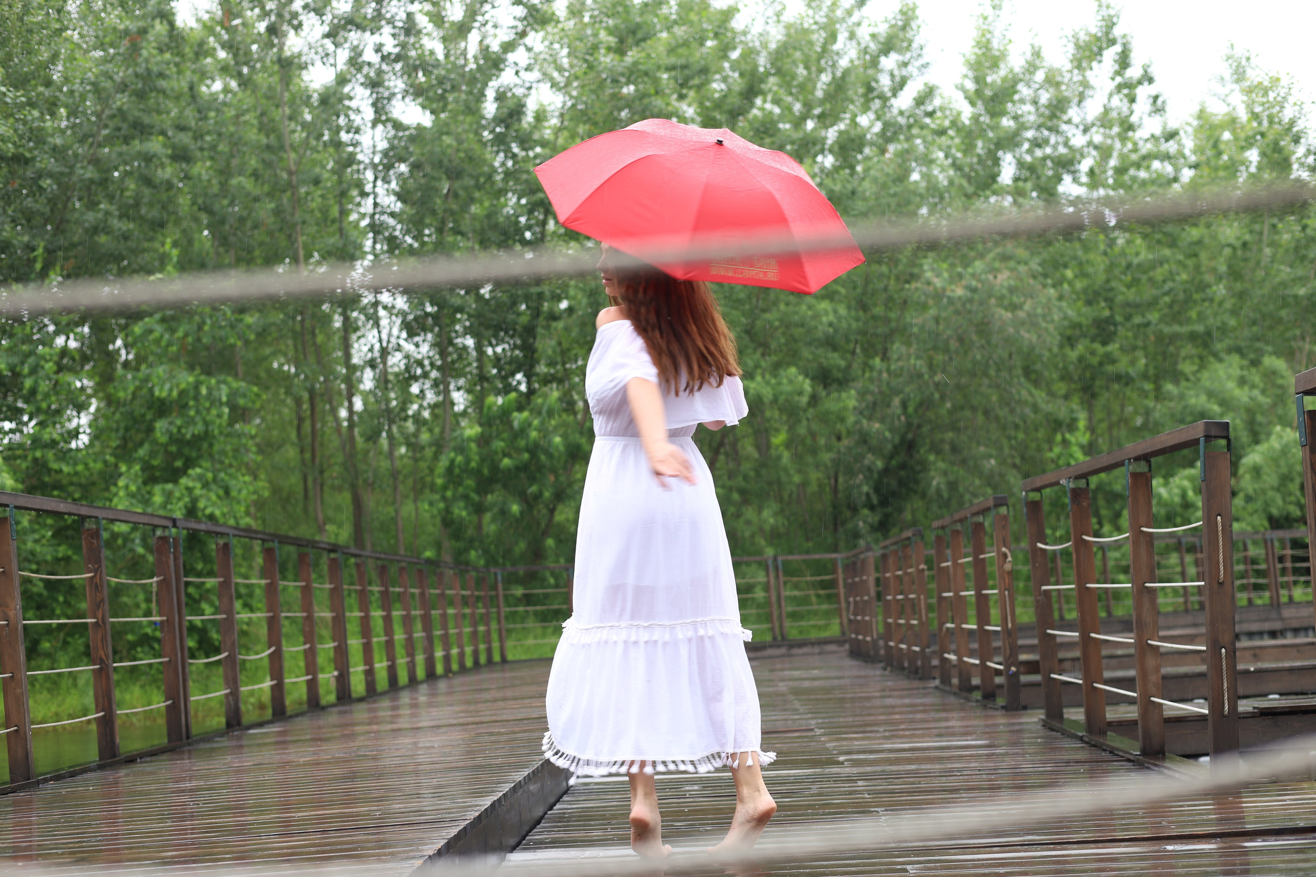 Дарья в дождь. Фотограф в Красноярске Никитина Мария