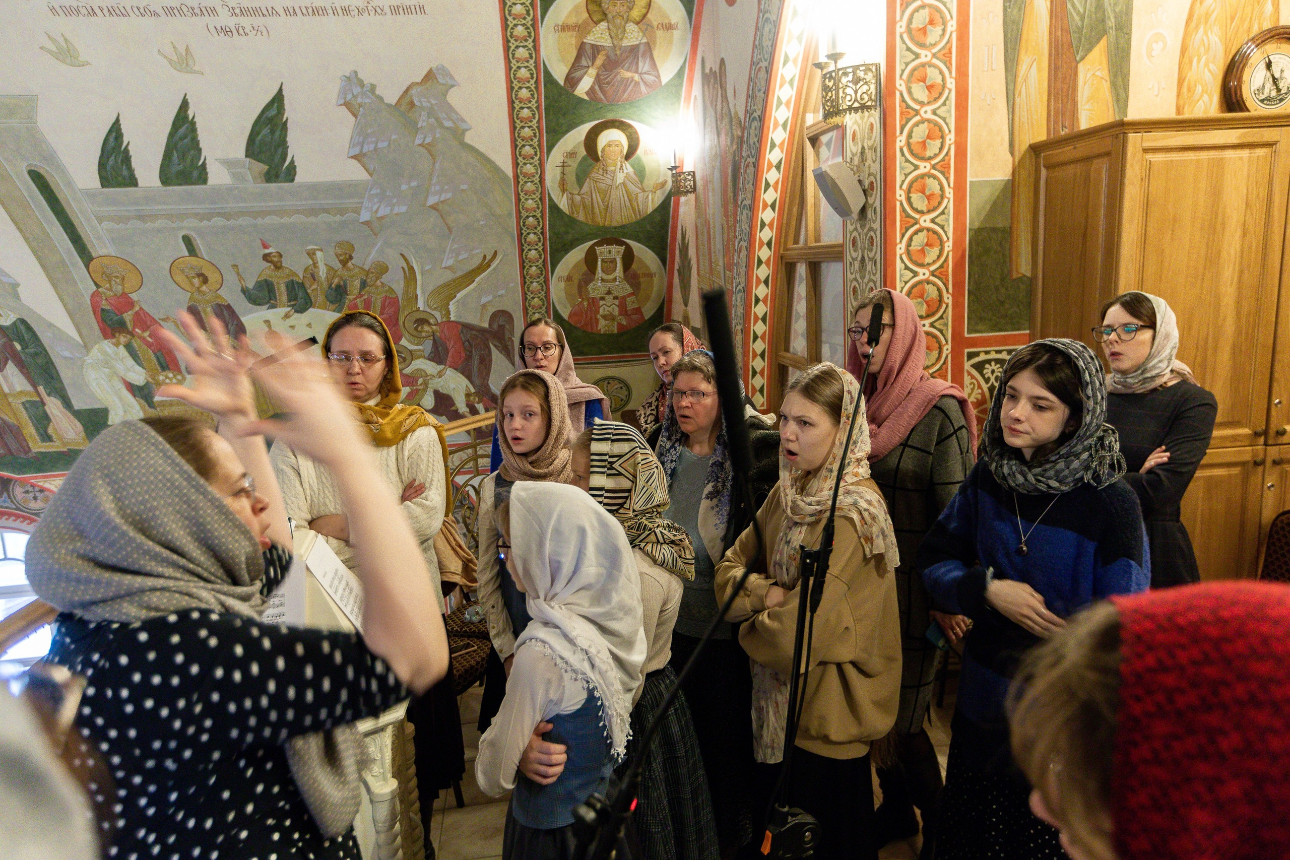 Праздничное богослужение Святителю Николаю 19 декабря. Интерьерный фотограф в Москве Роман Потапов