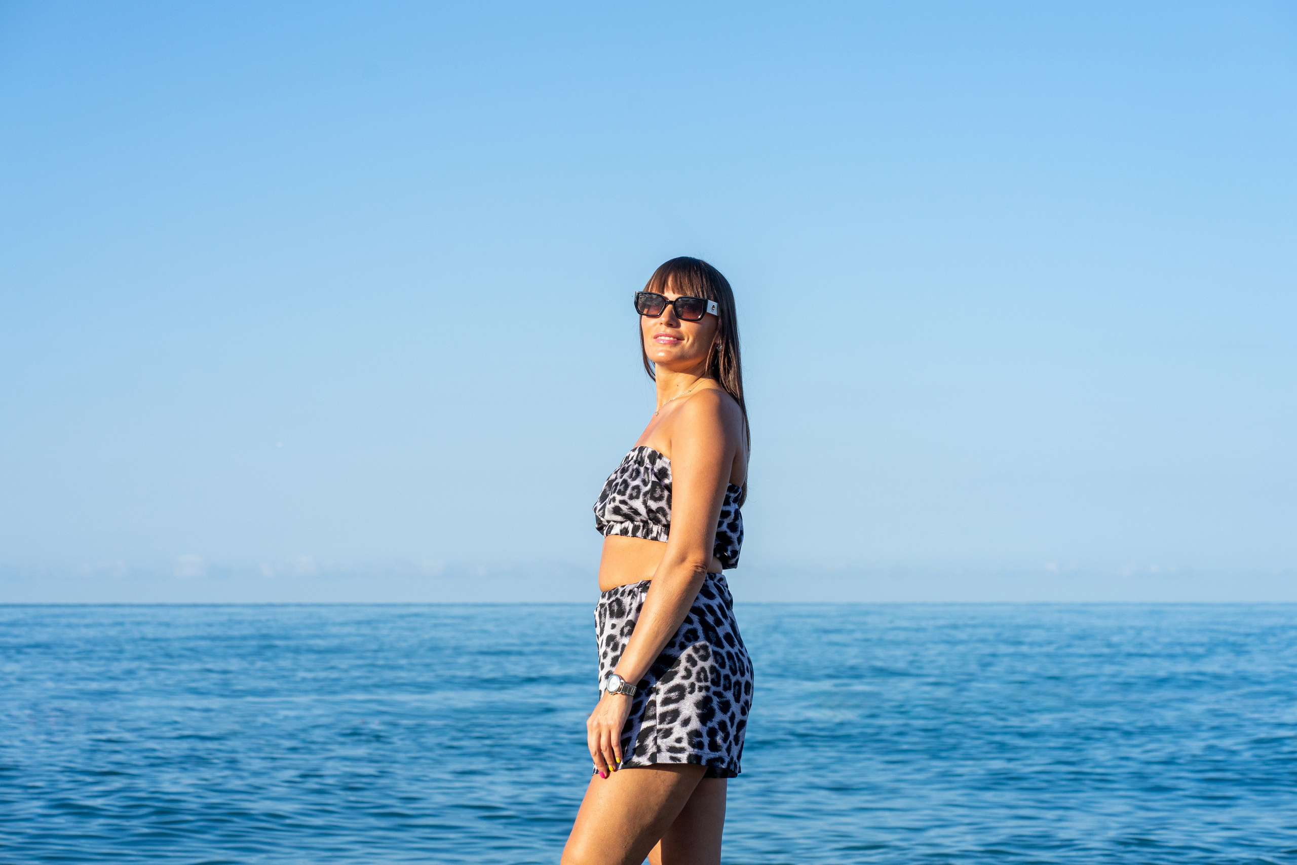 Фотосессия Юлии на море и на пальмовой аллее в Сириусе. Фотограф в Сочи Тиунова Маргарита и Тиунов Евгений