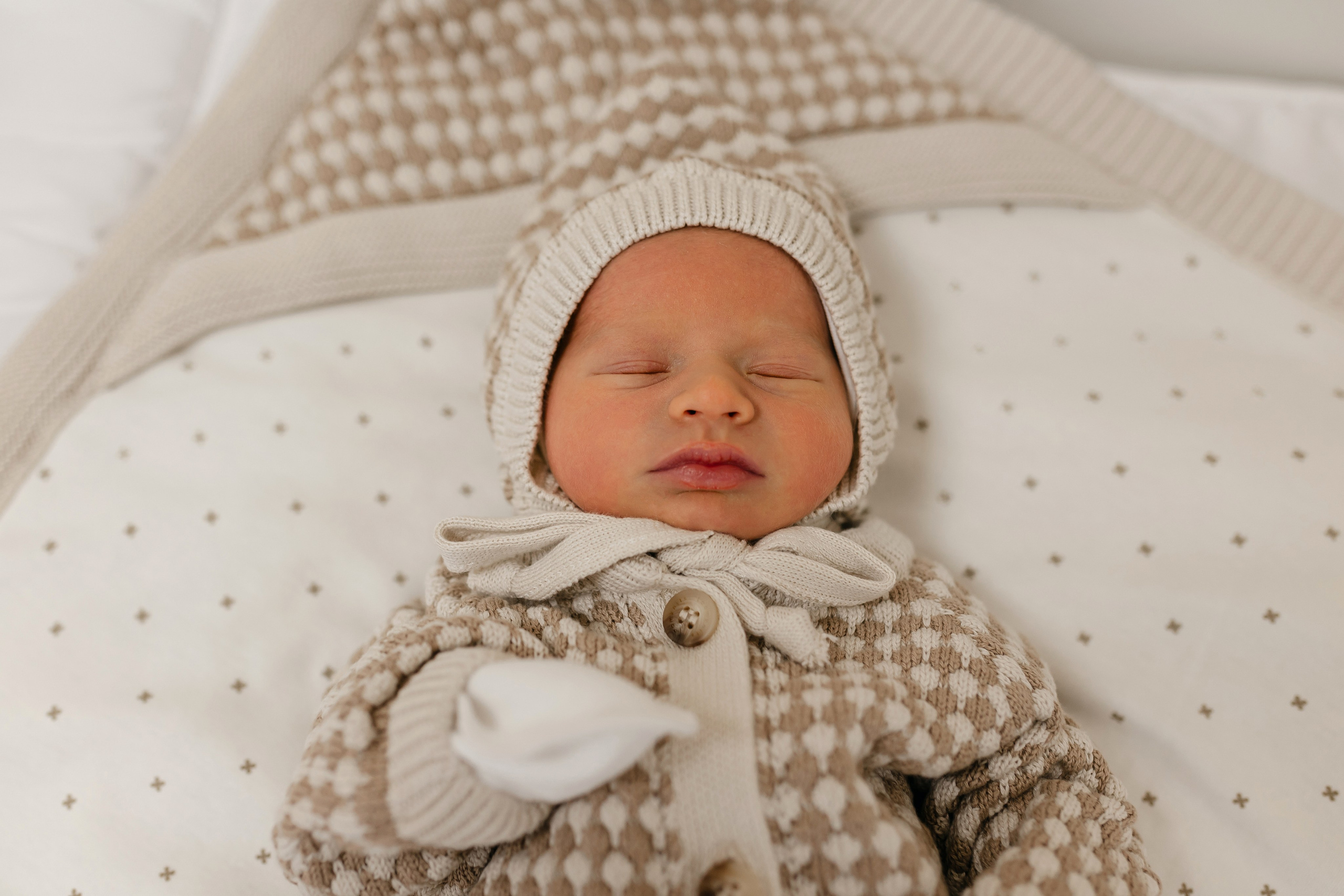 Фотограф на выписку из роддома в Краснодаре, выписка из Екатерининского роддома, фотограф Яна Морева. Семейный фотограф в Краснодаре Яна Морева