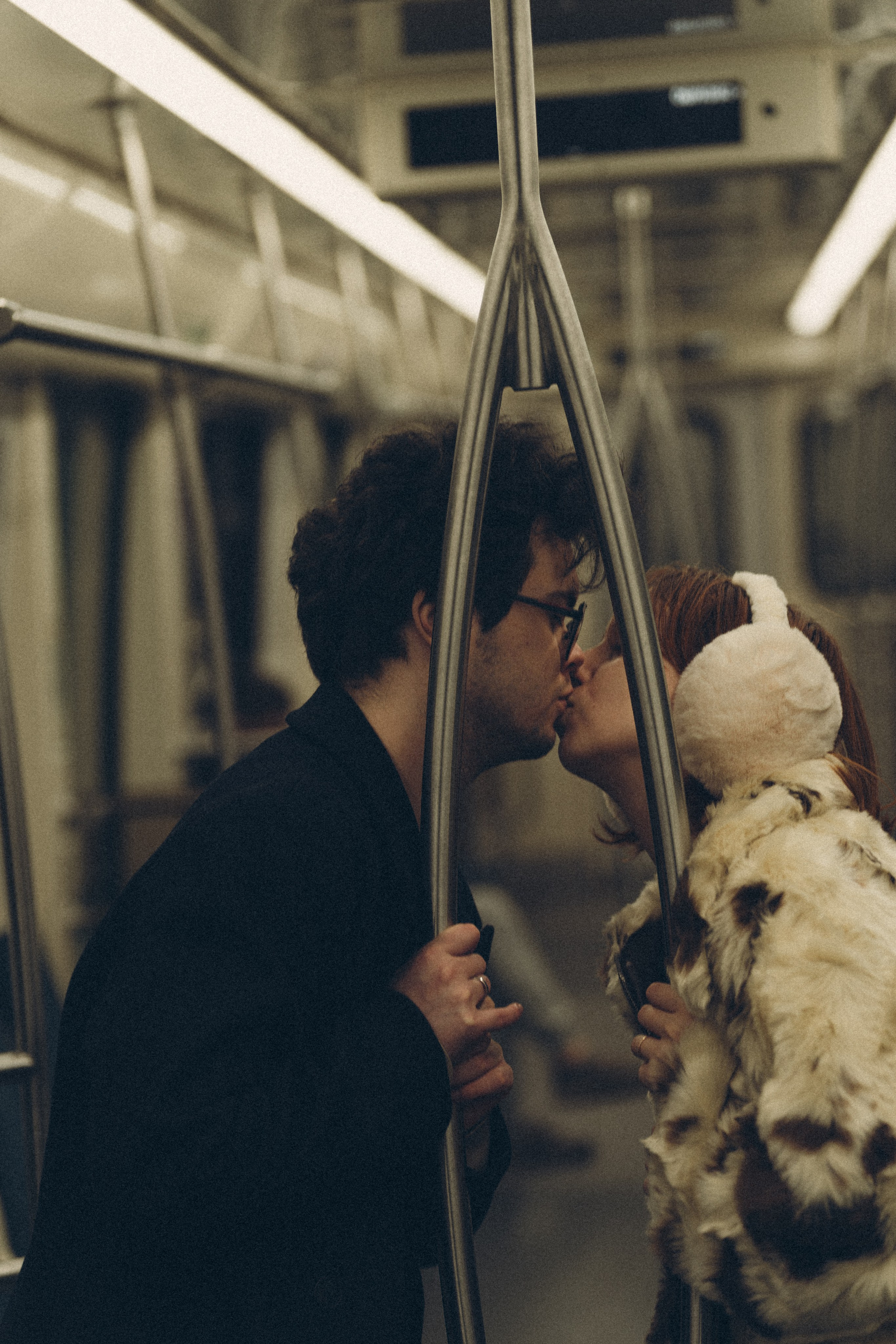 НОВОГОДНЯЯ ФОТОСЕСИИЯ ПАРЫ В МЕТРО ЛЮБОВЬ. Профессиональный фотограф, Санкт-Петербург — Виктория Богомолова