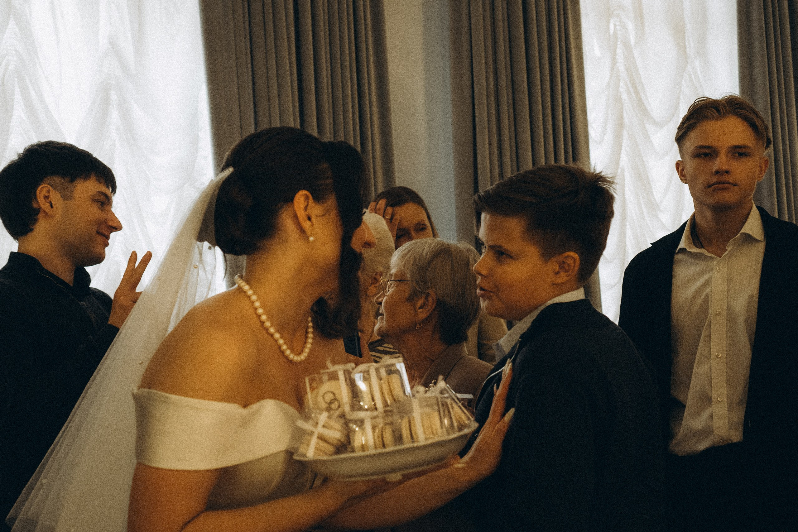 СЬЕМКА РЕПОРТАЖ В ЗАГСЕ (2 ДВОРЕЦ). Профессиональный фотограф, Санкт-Петербург — Виктория Богомолова