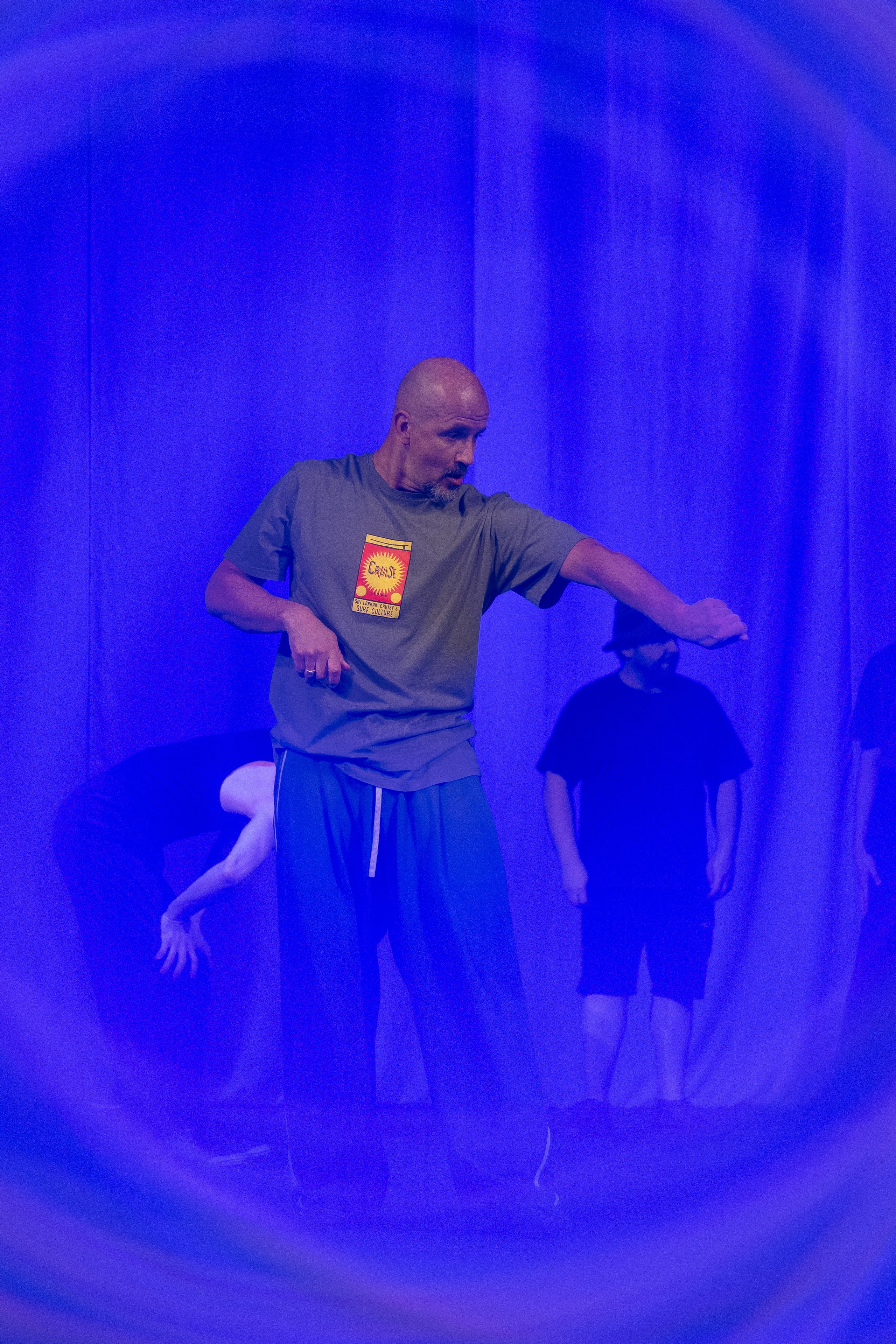 Спектакль Егора Дружинина «Всюду жизнь»