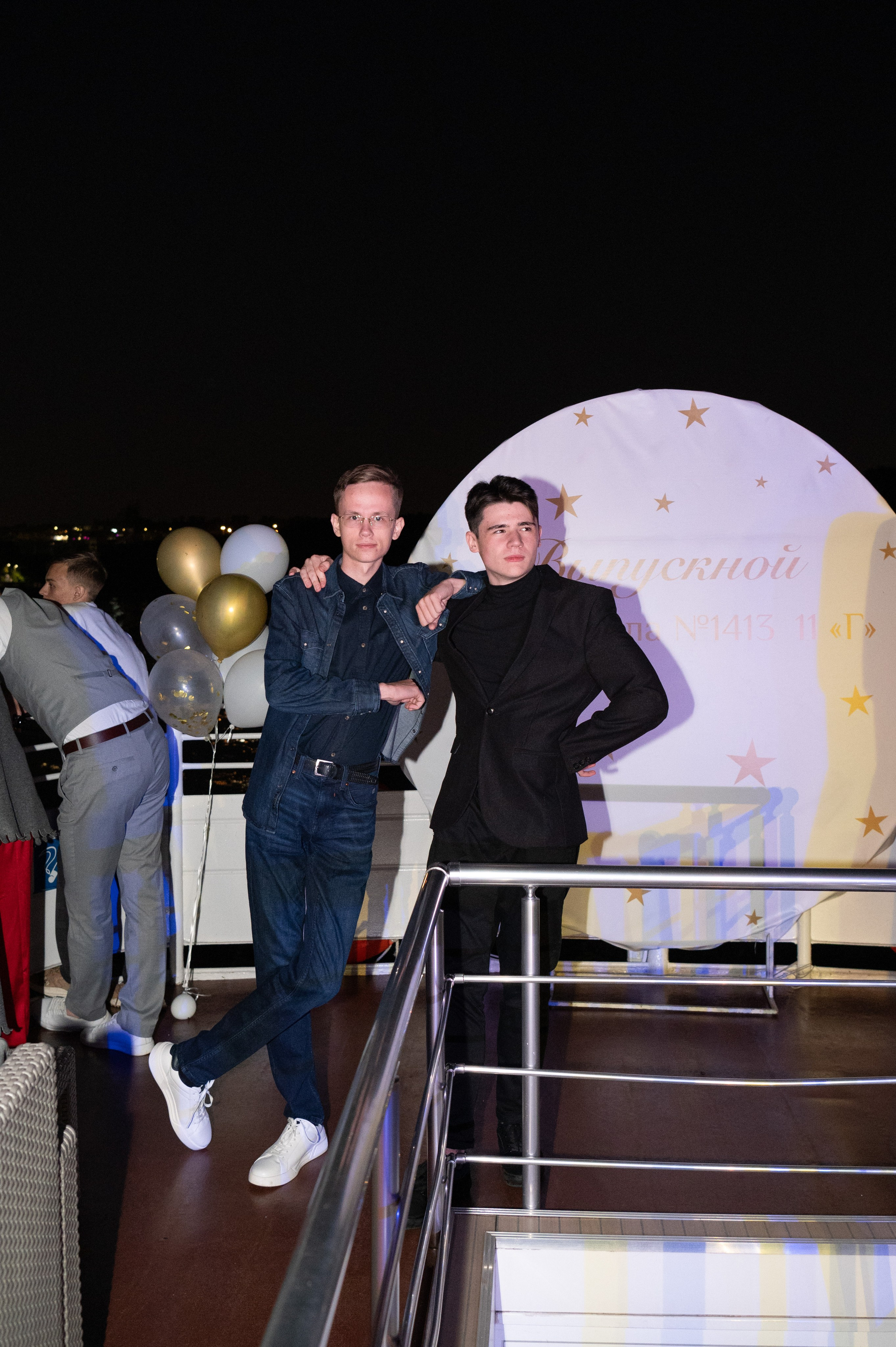 Выпускной вечер 11 класс на теплоходе. Детский и семейный фотограф г. Москва Оксана Катаджи