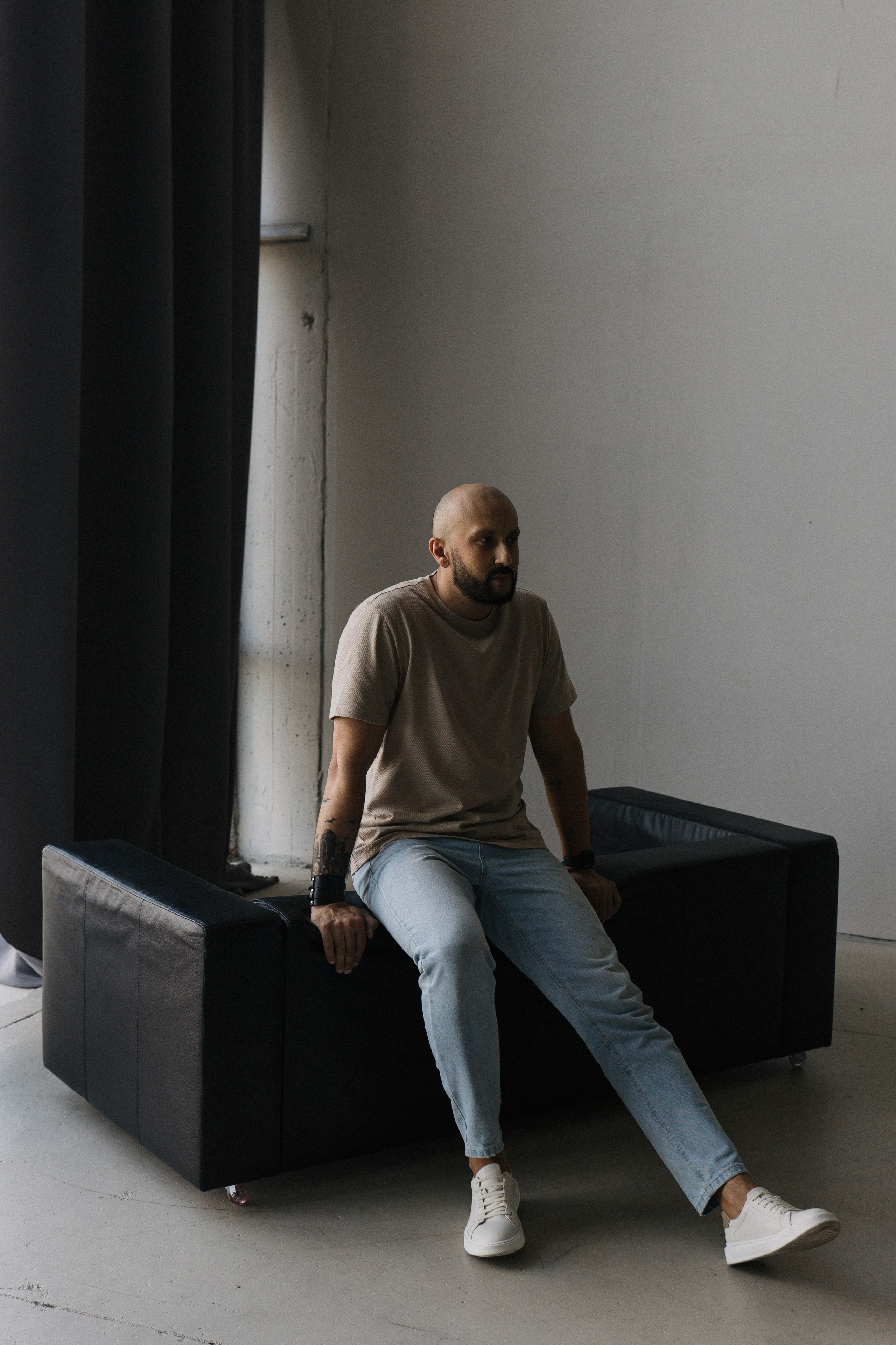 Мужская студийная фотосессия. Свадебный фотограф Калининград