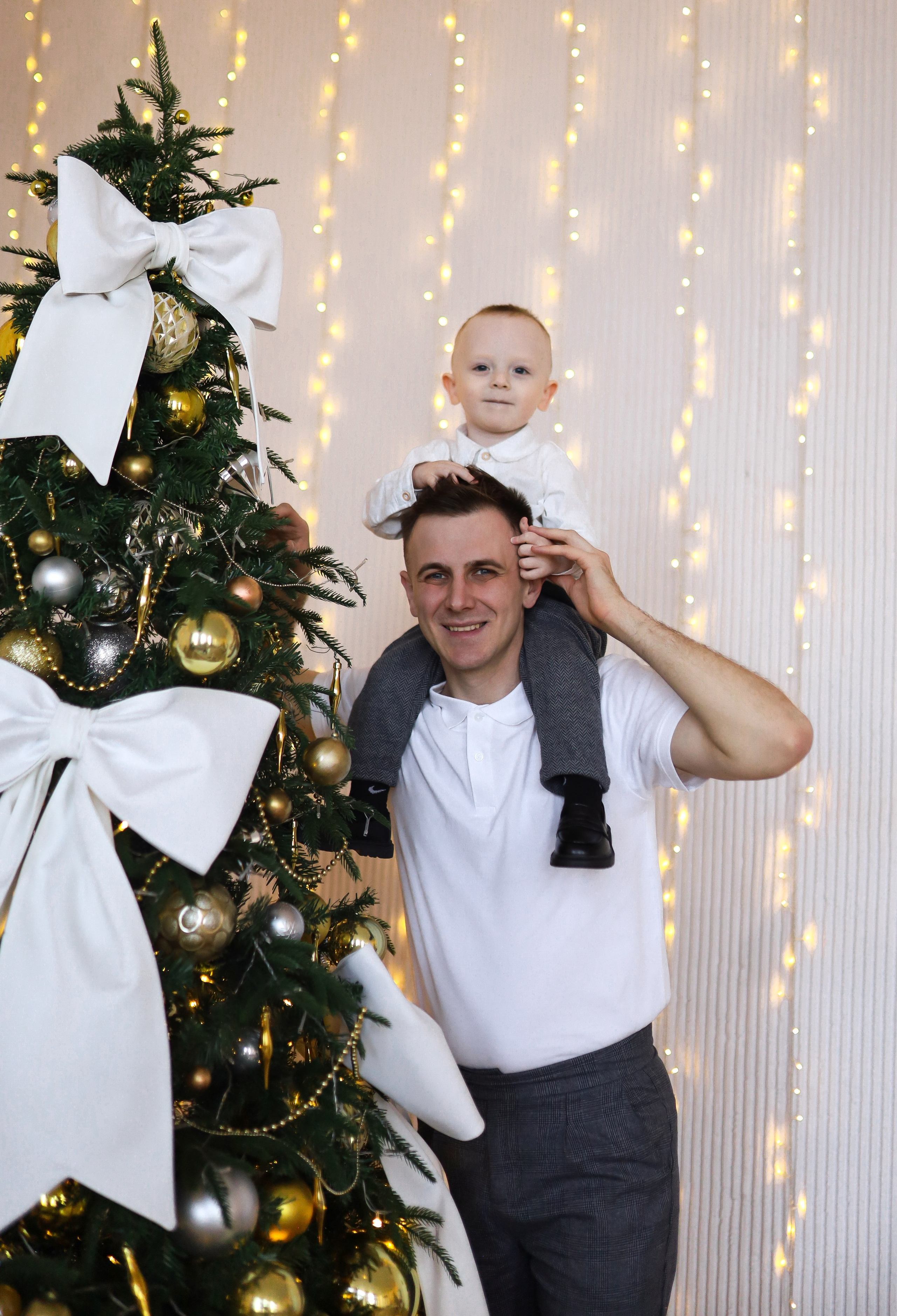 Семейная съёмка белый зал. ФОТОГРАФ ХАБАРОВСК АНАСТАСИЯ РАЧЕНКОВА