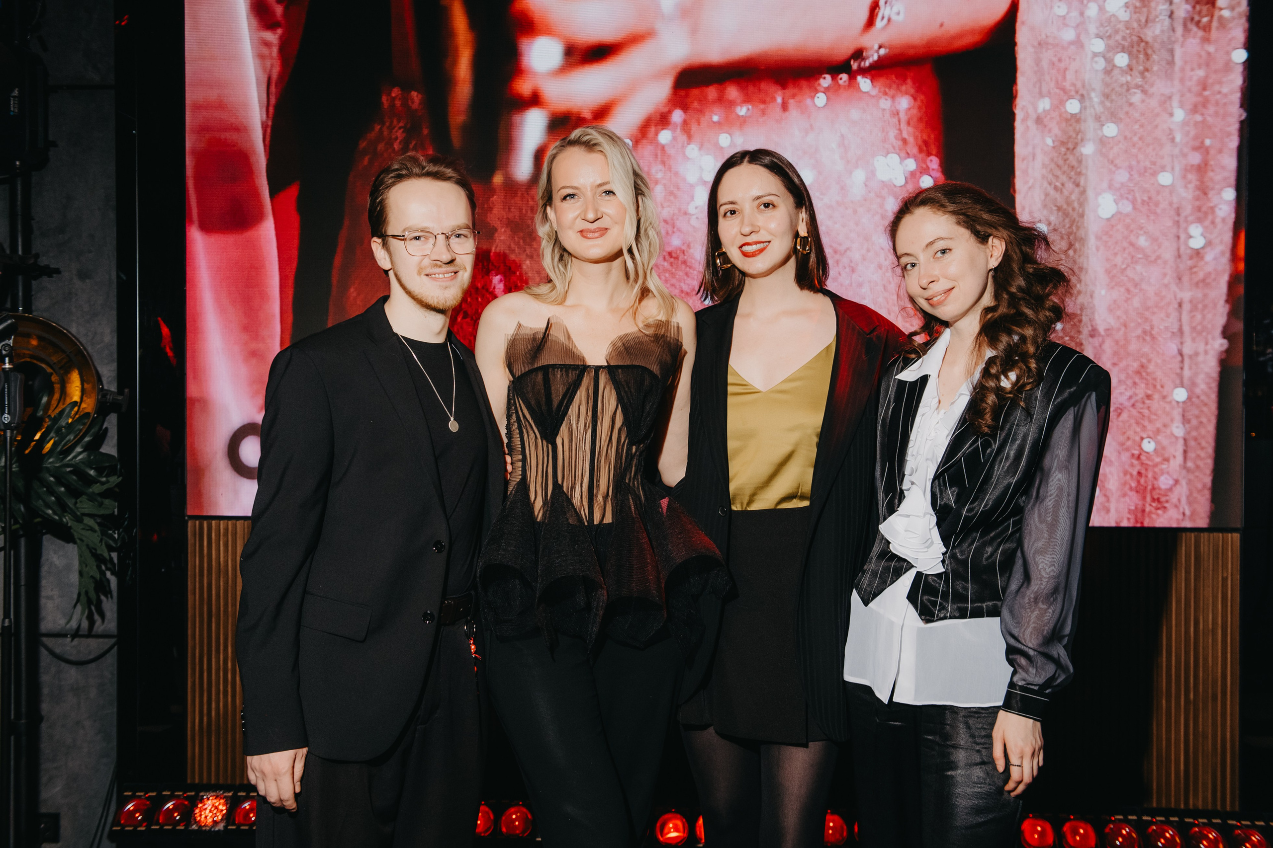 День рождения в Hide