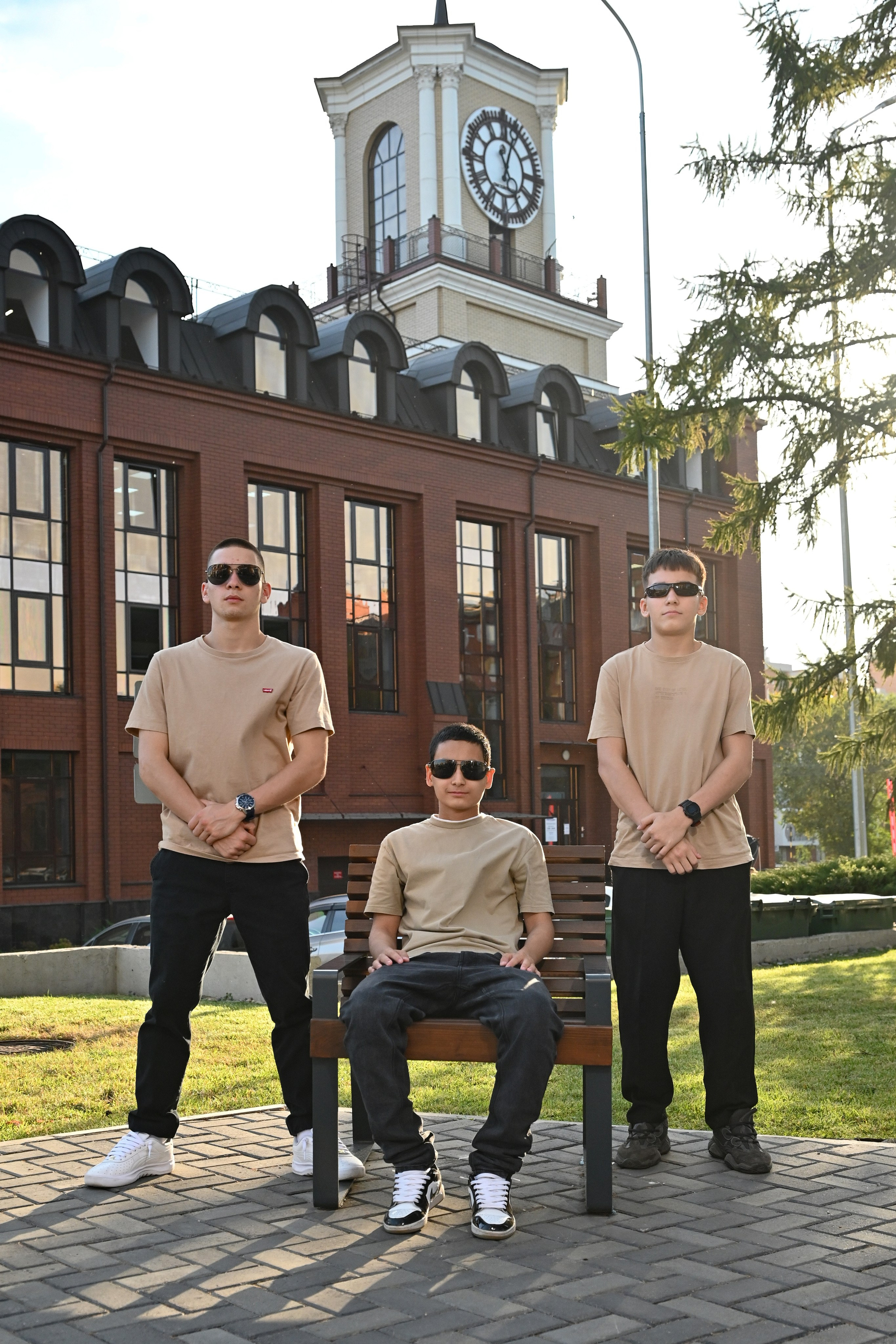 Фото из студии в Омске. Фото и видеосъемка в Омске | Выпускные альбомы