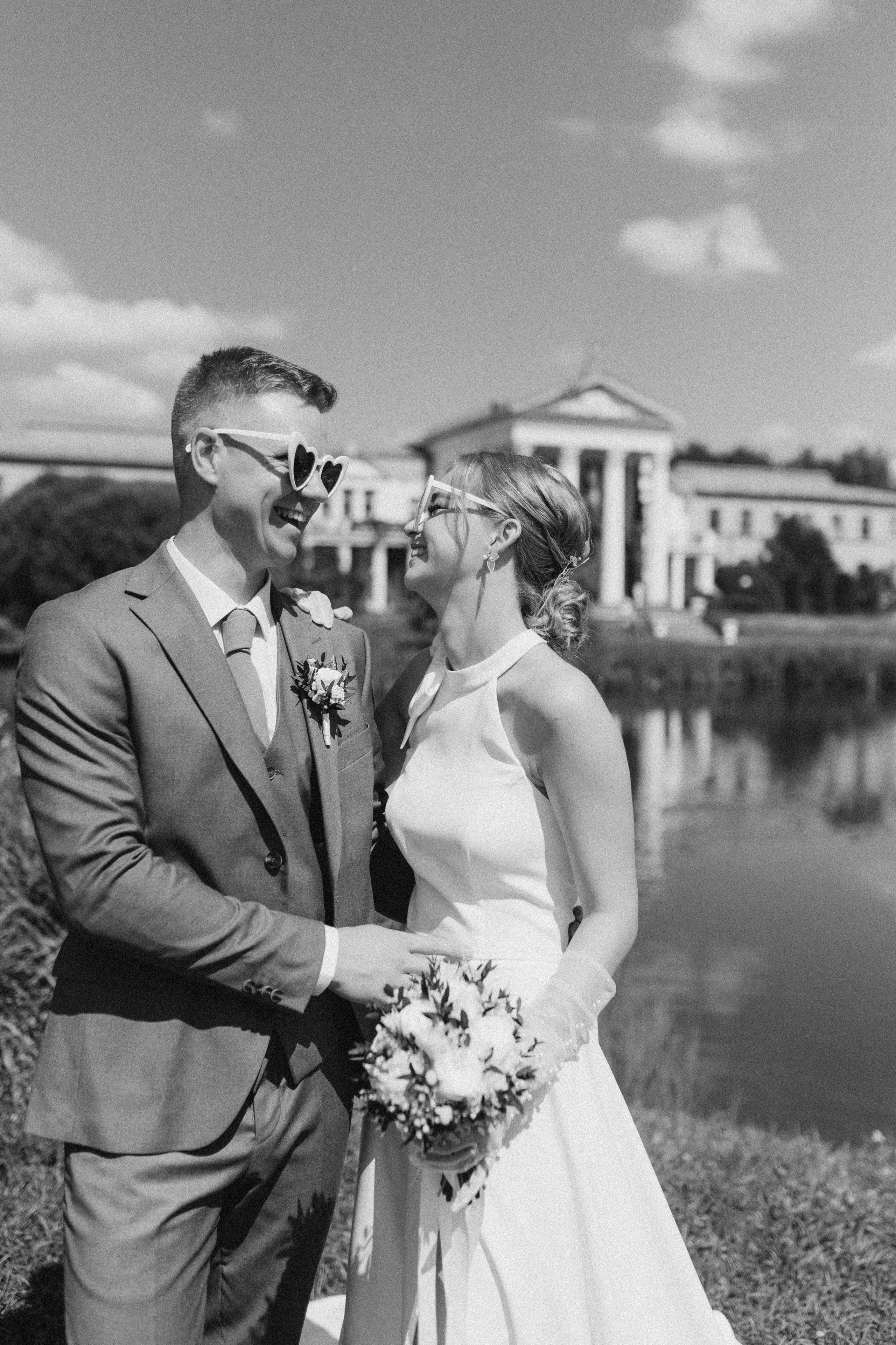 Свадебная фотосессия в Главном Ботаническом саду и в оранжерее. Свадебный фотограф в Москве Мария Крош