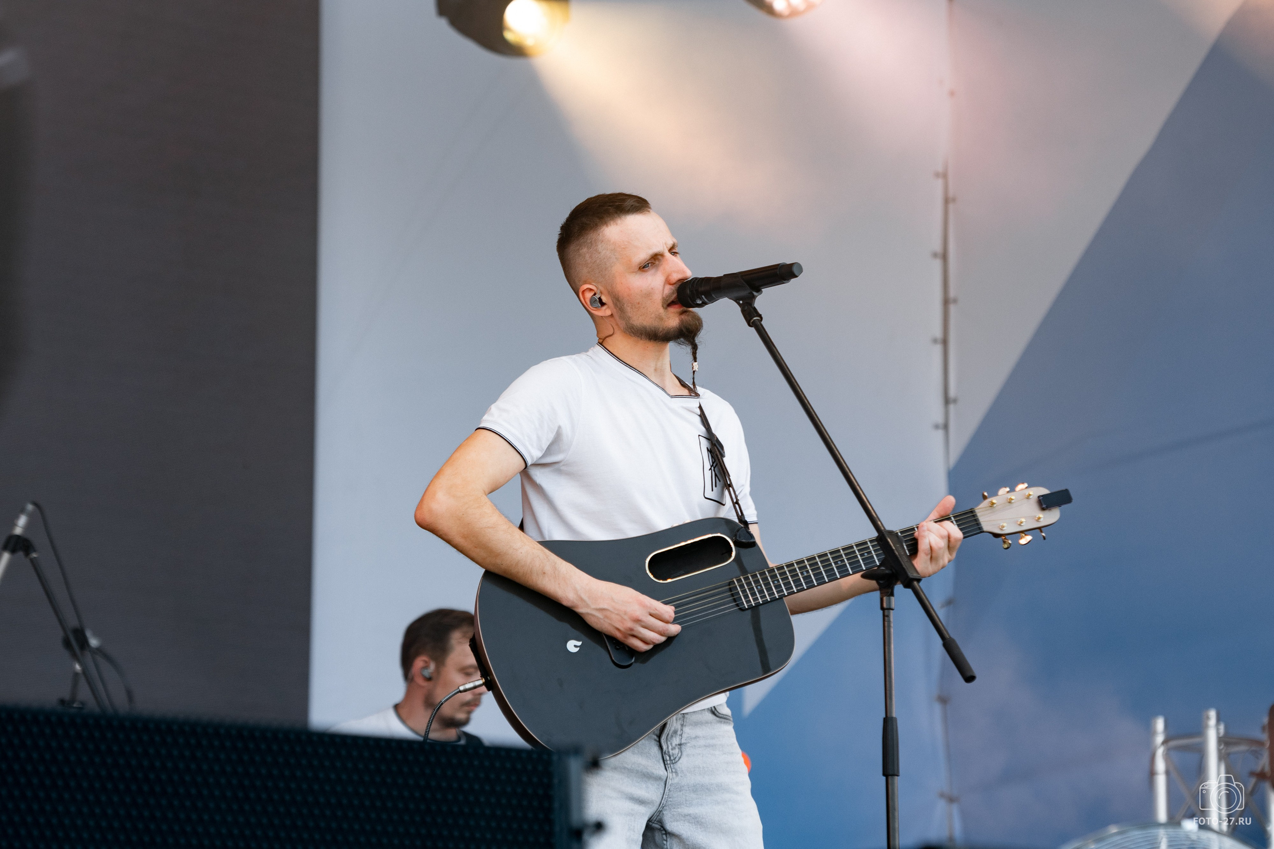 Антон Курдюмов фотограф в Хабаровске Рина Курдюмова фото27 foto27 Антон Дорофеев репортажный репортаж документалист Тони и Рина фотосоздатели ПаПаРоК Рок над Амуром 2024 фестиваль Хабаровск