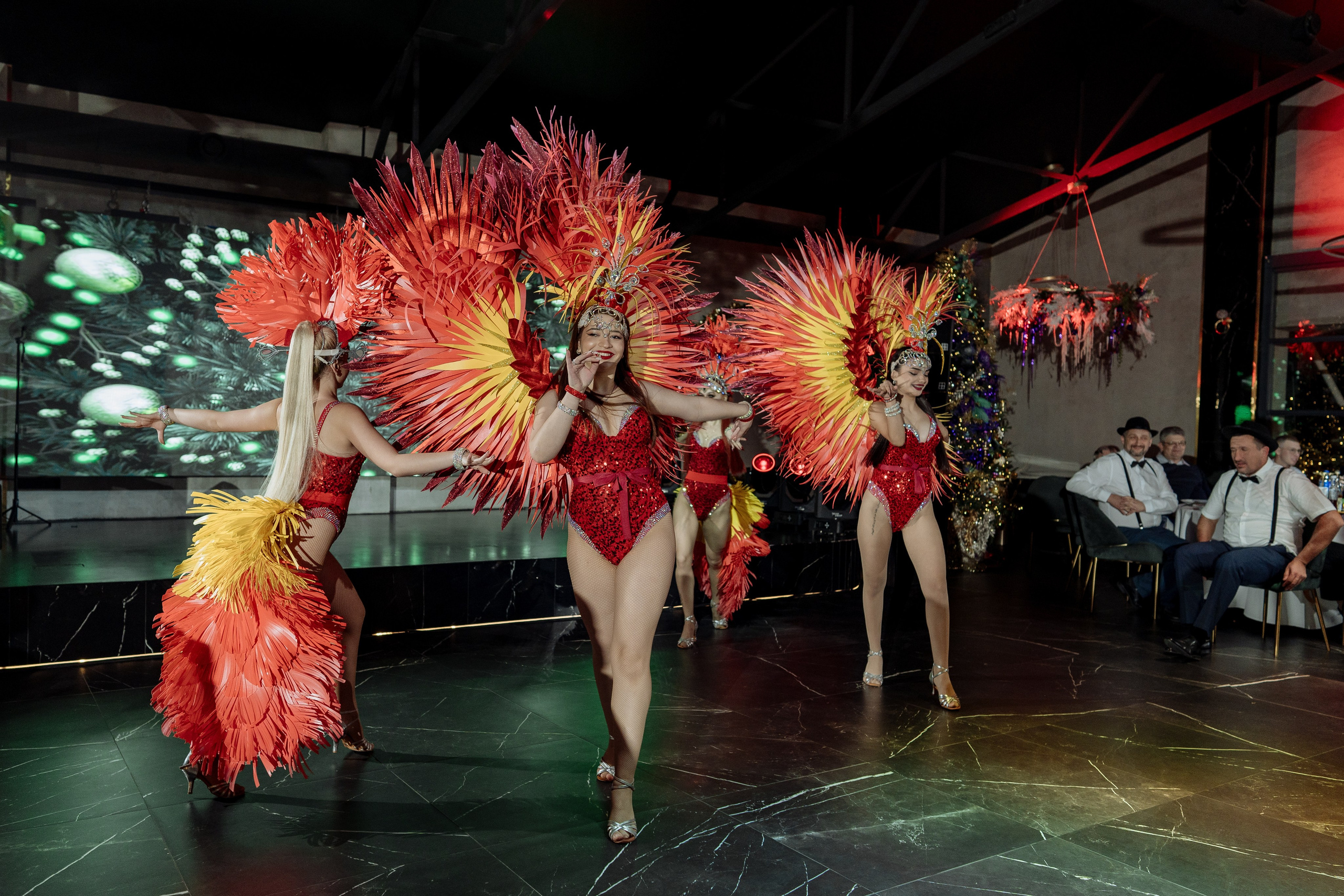 Альбион Тур