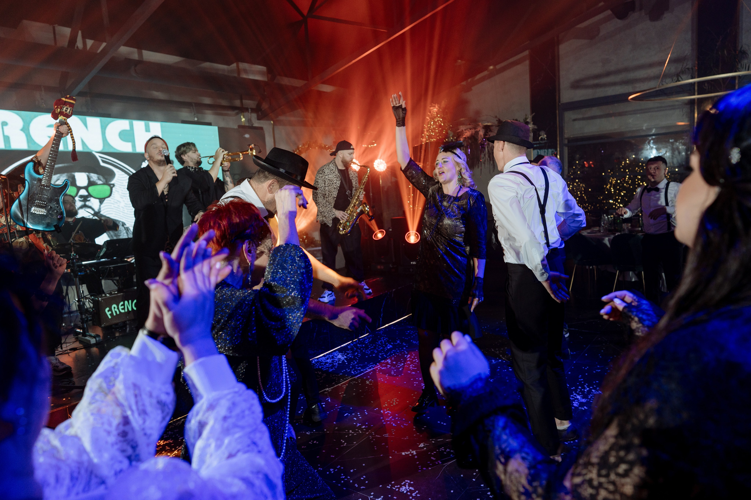 Альбион Тур