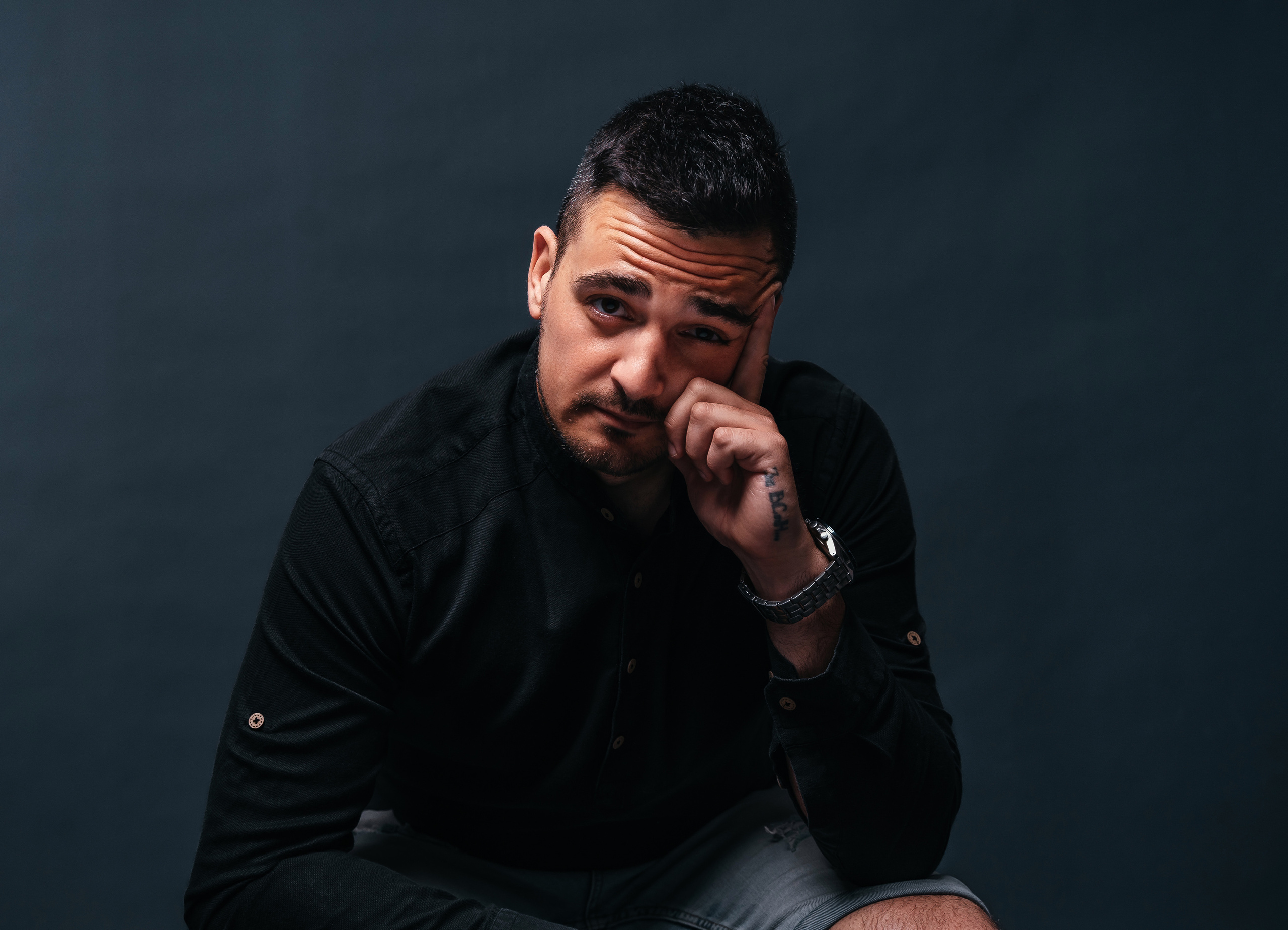 Мужской портрет. Низкий ключ. Фотограф Антон Перков