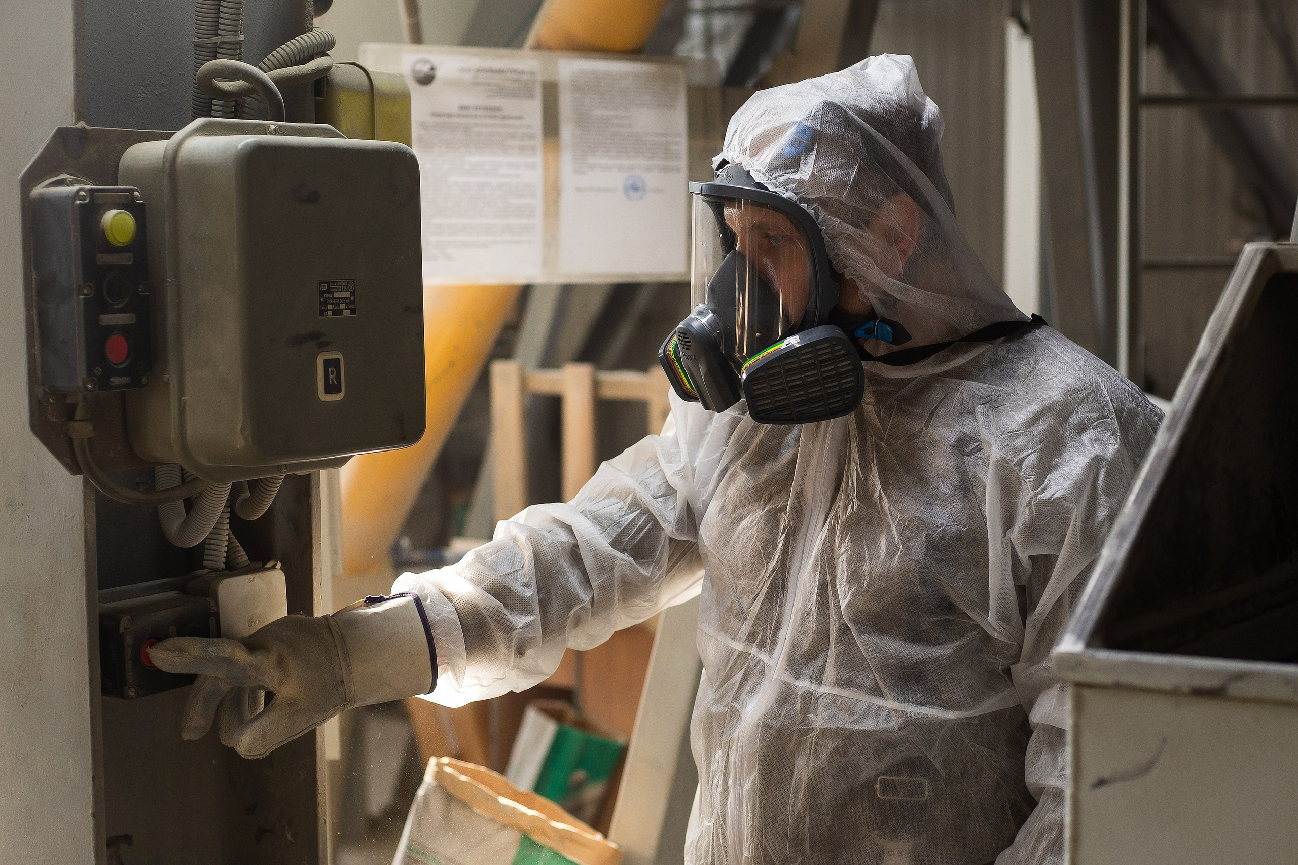 Фотографии с производства. Roman — Репортажный фотограф в Новосибирске