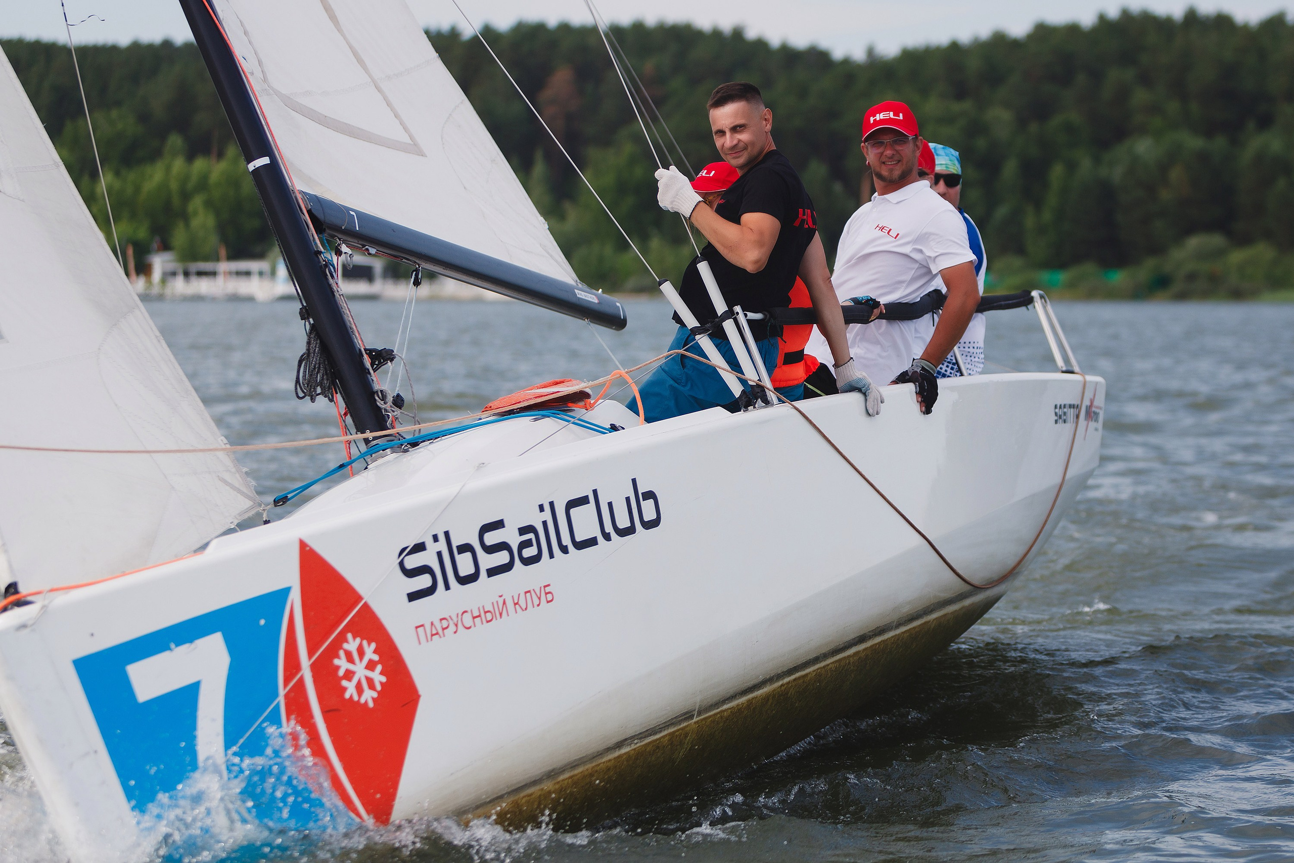 ЯХТИНГ. Roman Photo