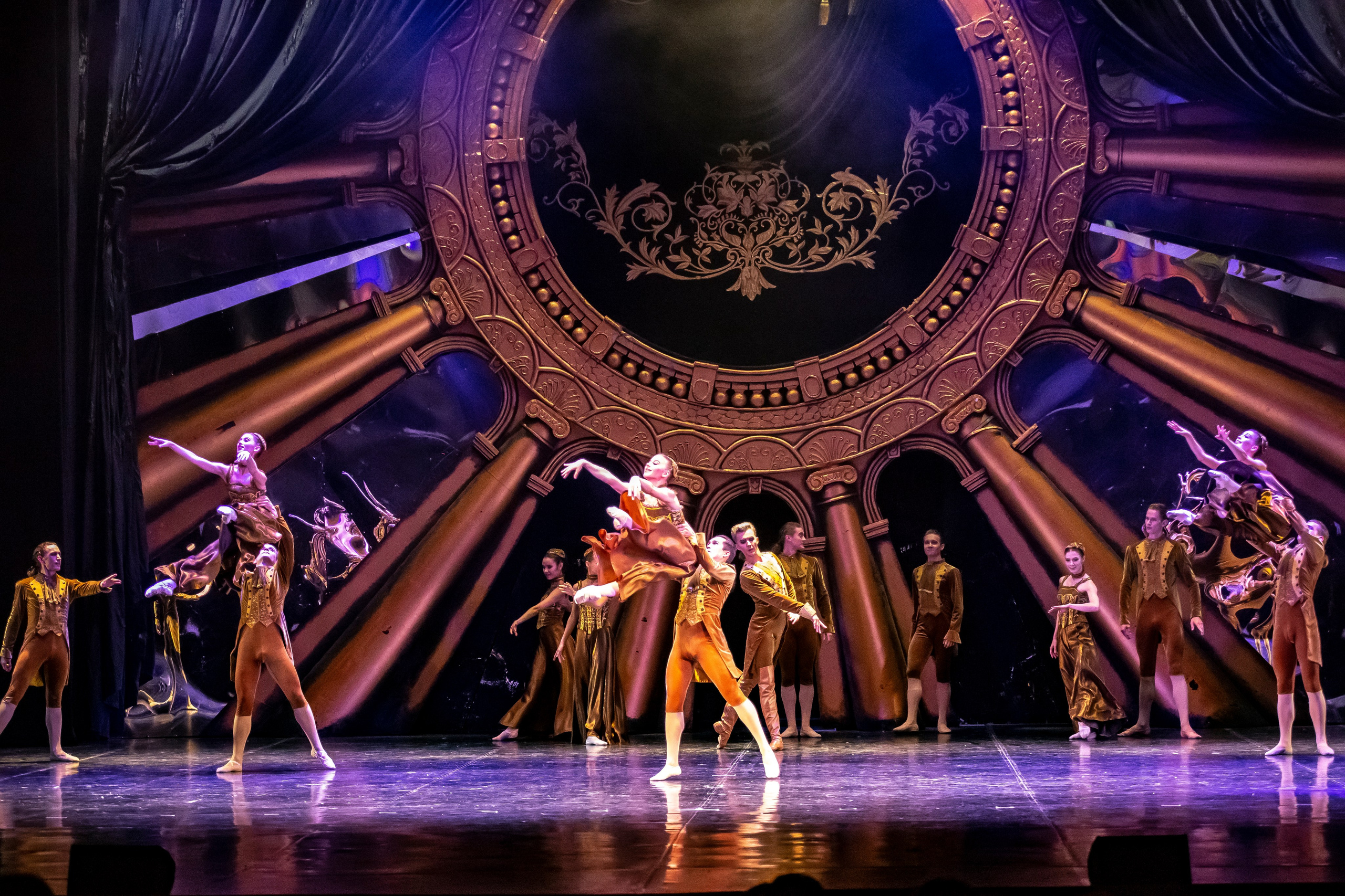 Русский Гамлет спектакль премьера Марийского театра оперы и балета в Зимнем театре г. Сочи. Фотограф в Сочи Юрий Шептаев