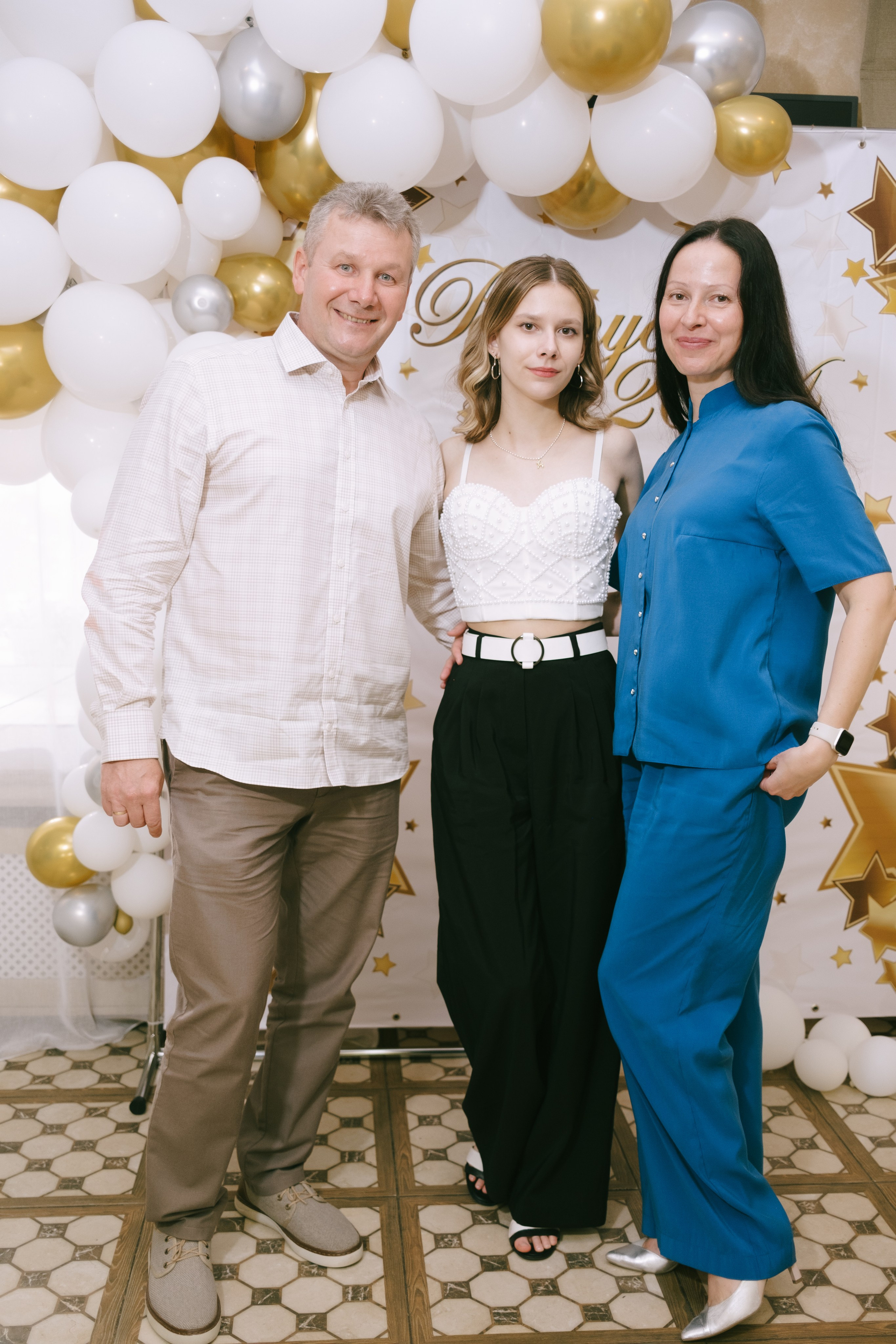 Выпускной школа 33. Свадебный и репортажной фотограф Денис Ожигин в Краснодаре и Краснодарском крае