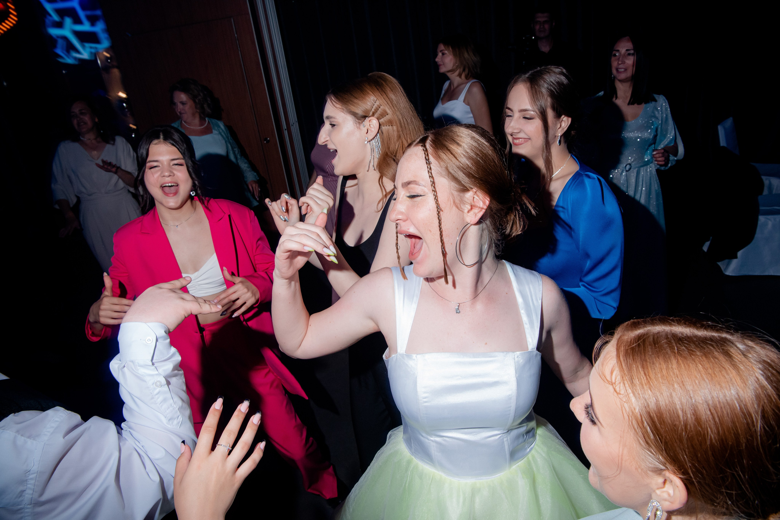 140 Школа. Вручение и Банкет. Сити Холл. Фотограф в Волгограде и Волжском Александр Горбань