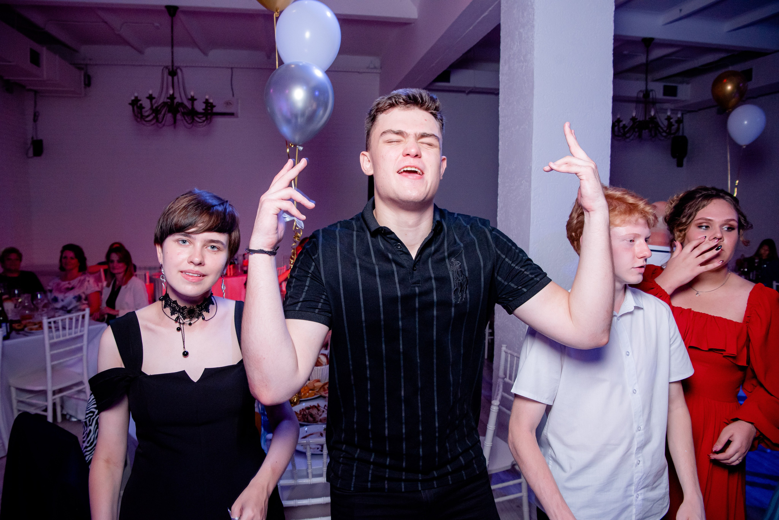 30 Школа. Вручение и Банкет. ДК Юбилейный и Банхоф. Фотограф в Волгограде и Волжском Александр Горбань