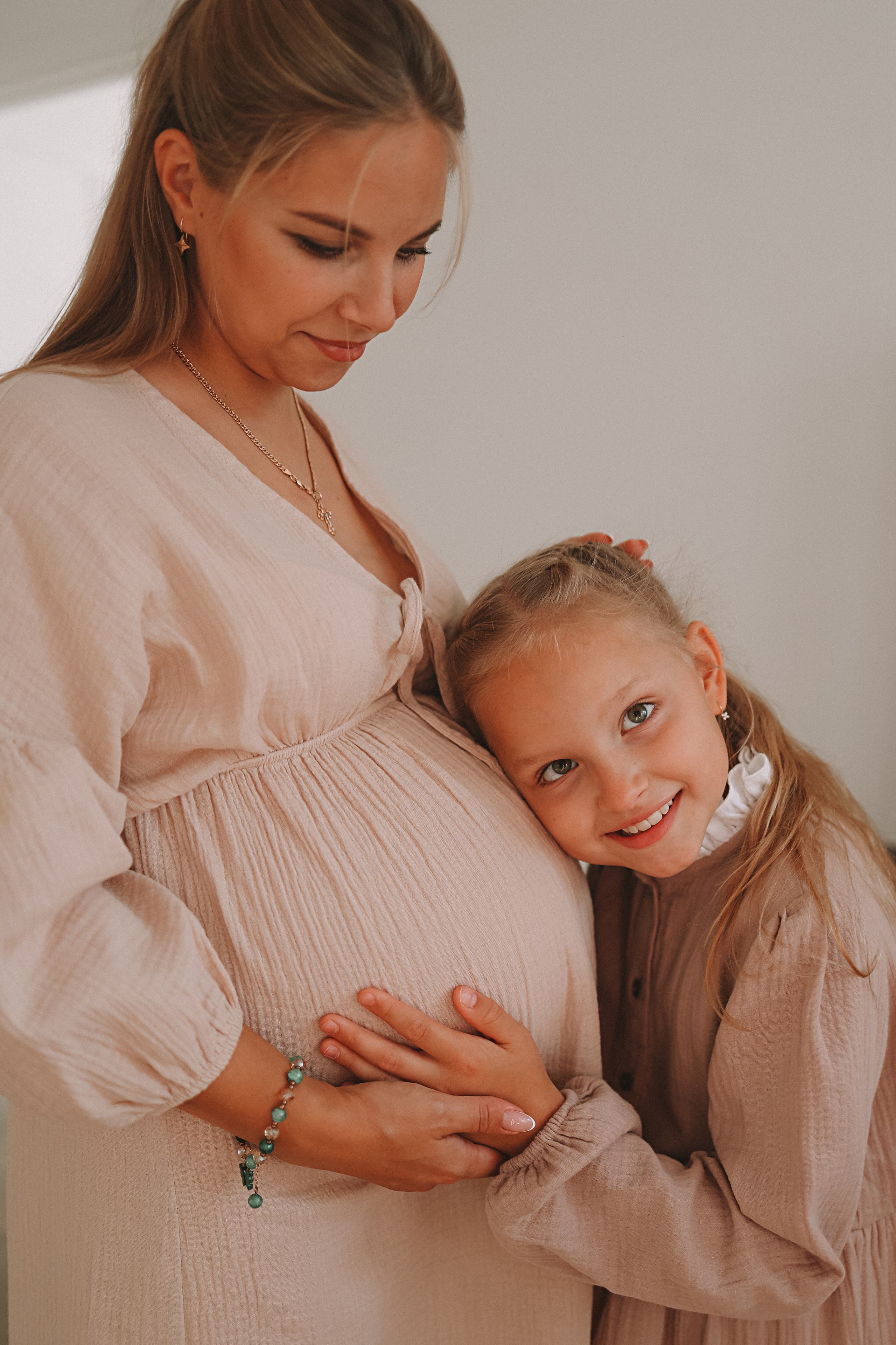 Квартира (беременность). Семейный фотограф Тюмень, фотограф на роды Салмина Мария