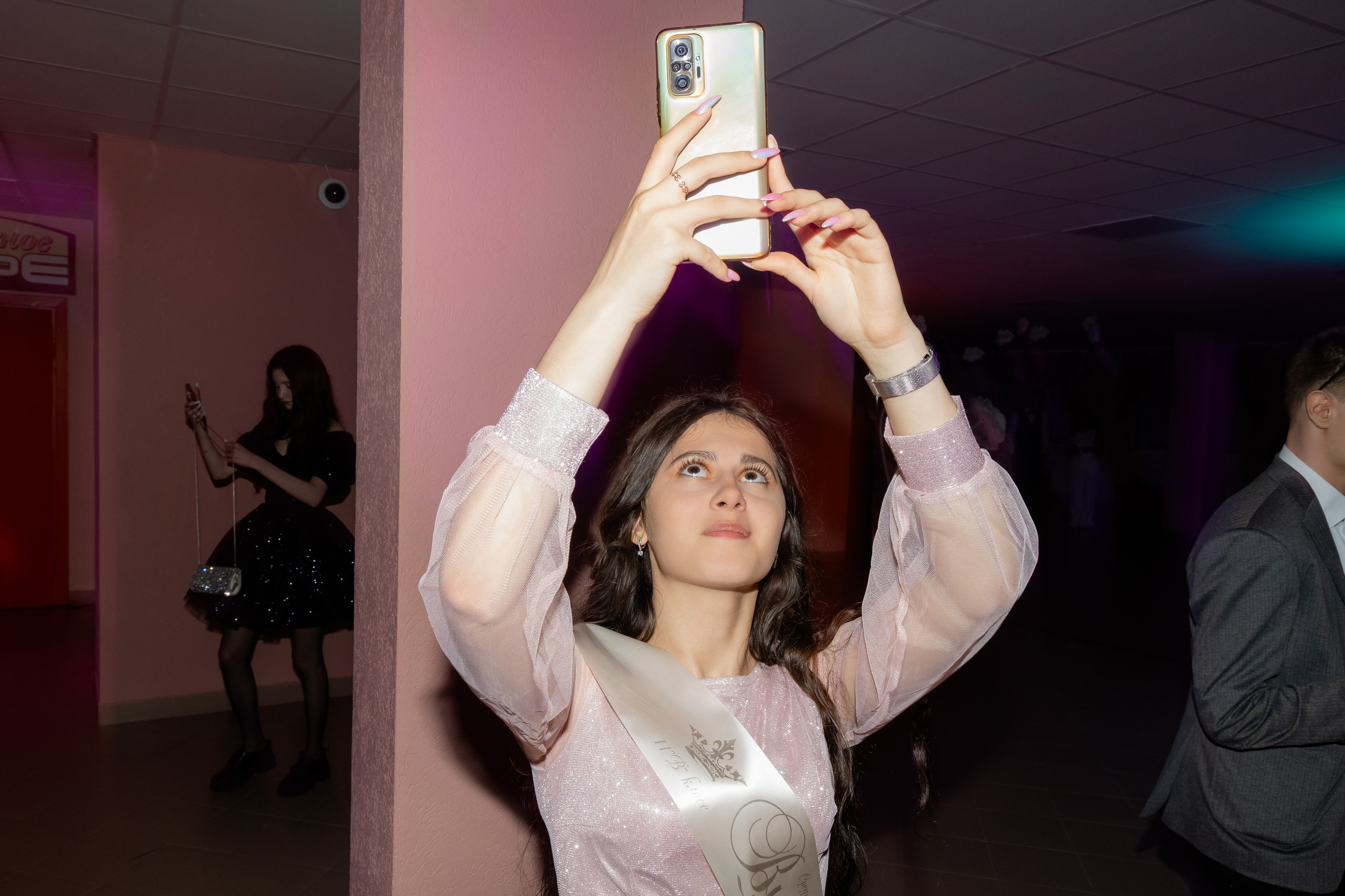 Школьный выпускной 2025 год в Минске, Беларуси. Свадебный фотограф в Минске/Беларуси Сергей Спиридонов