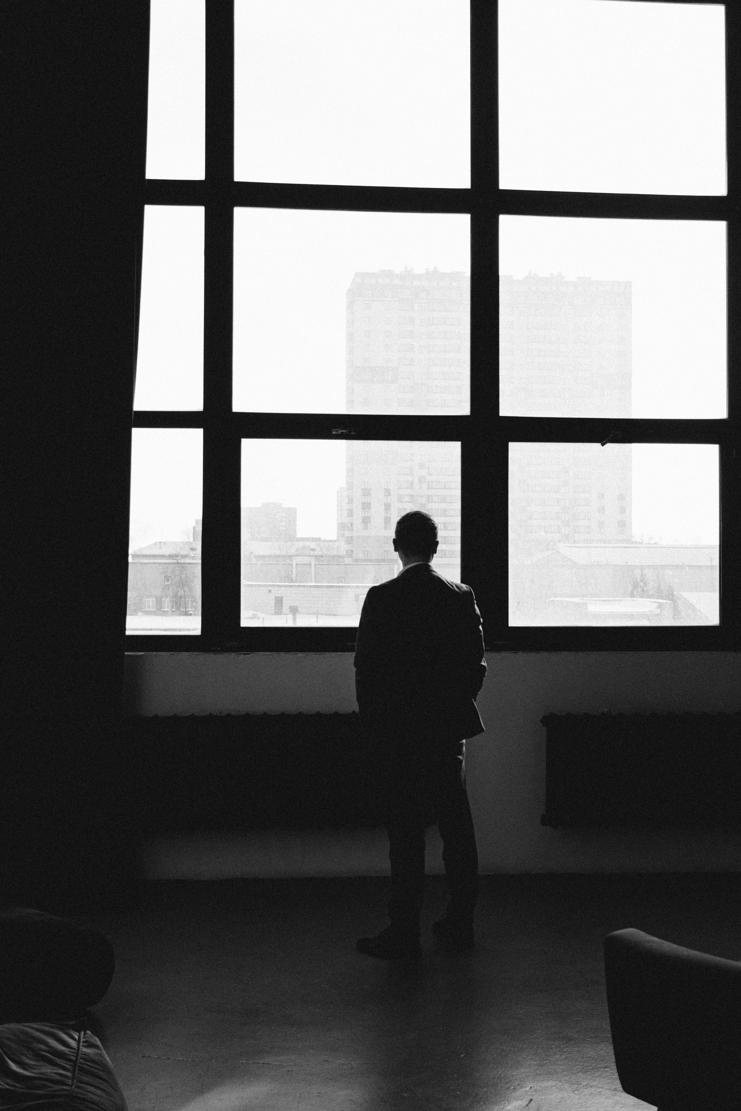 мужской портрет, бизнес портрет, мужчина в костюме, мужской фотограф Новосибирск, черно-белое фото