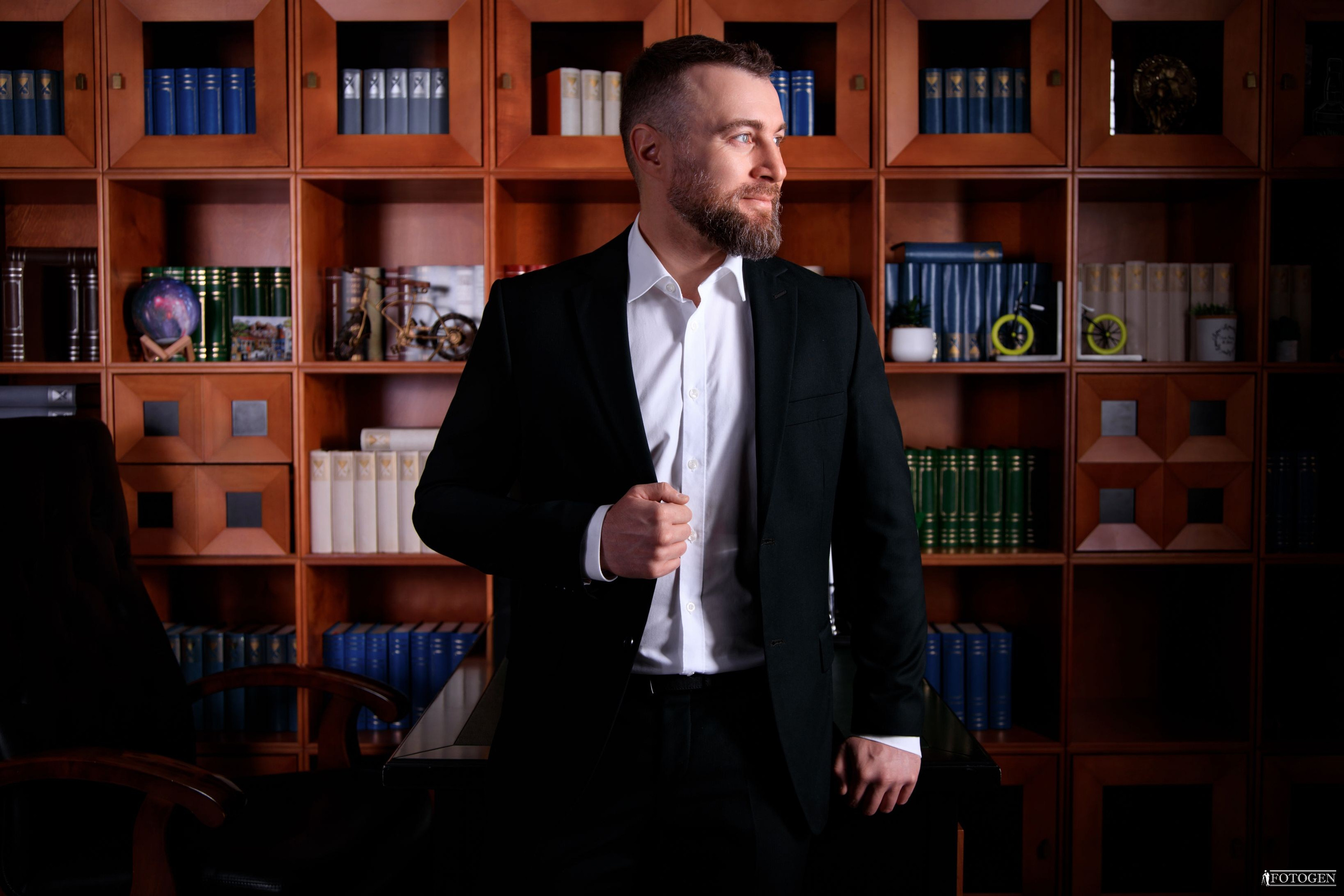 Пример мужской фотосессии STANDART 60 Минут | Бизнес Fotogen. Интерьерная фотостудия FOTOGEN г. Краснодар