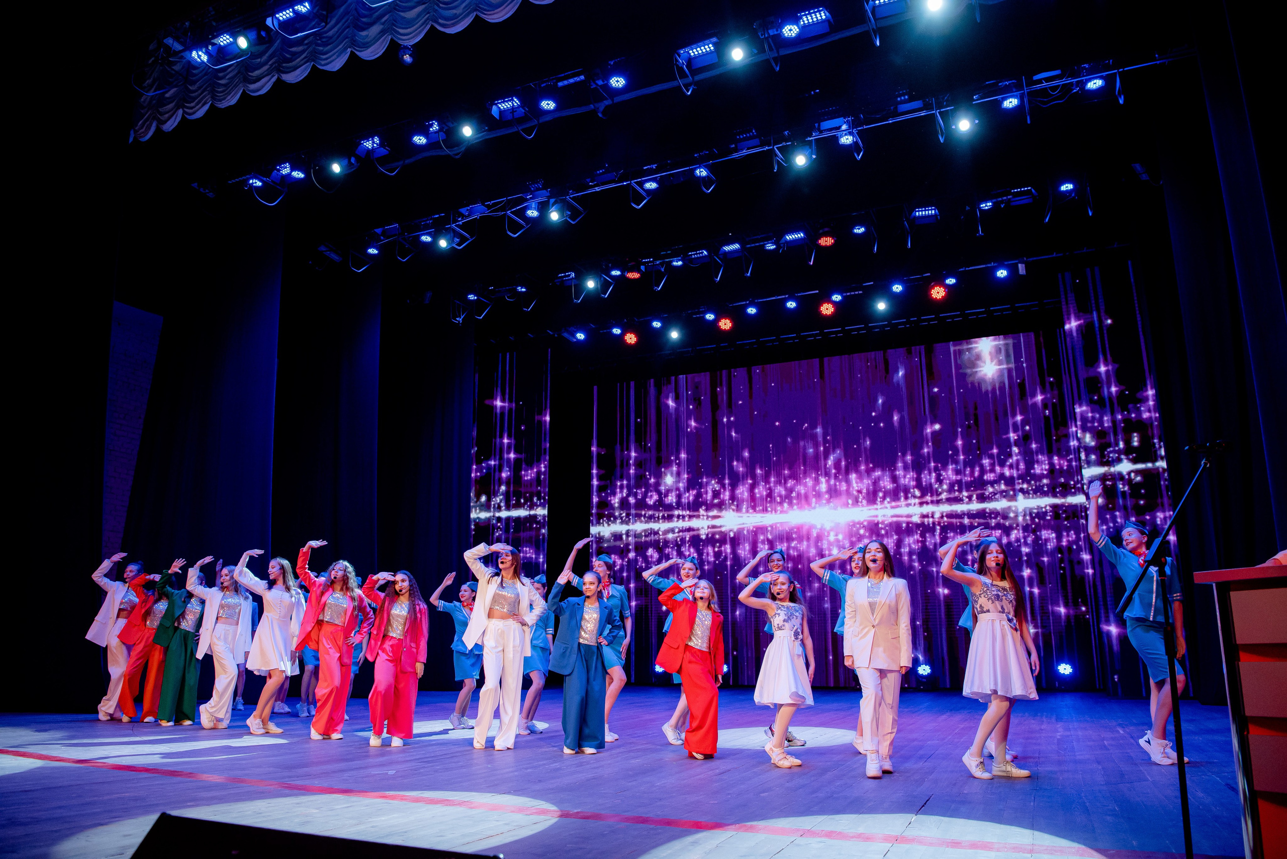 30 Школа. Вручение и Банкет. ДК Юбилейный и Банхоф. Фотограф в Волгограде и Волжском Александр Горбань