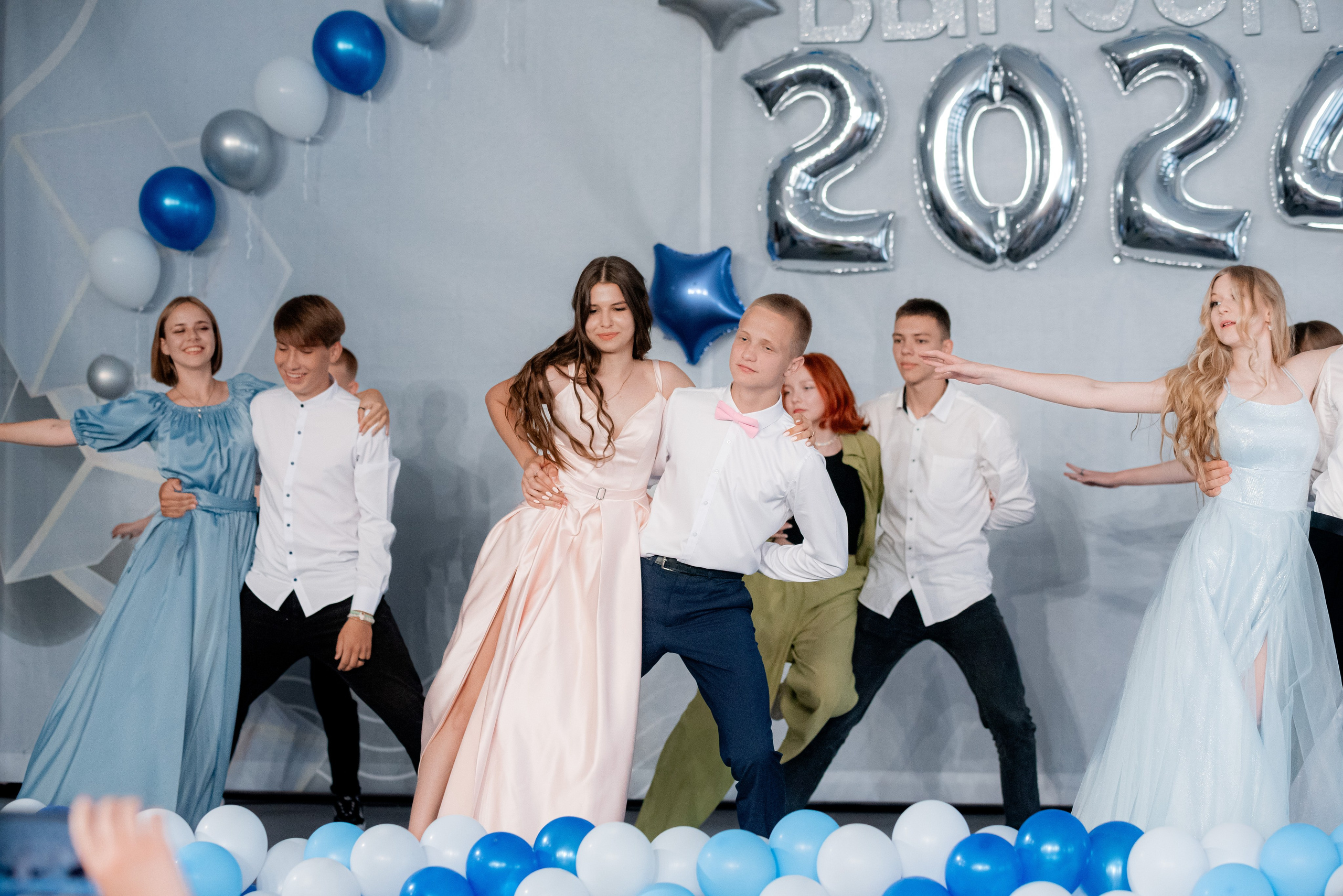 86 школа. Вручение. ДК Тракторозаводского района. Фотограф в Волгограде и Волжском Александр Горбань