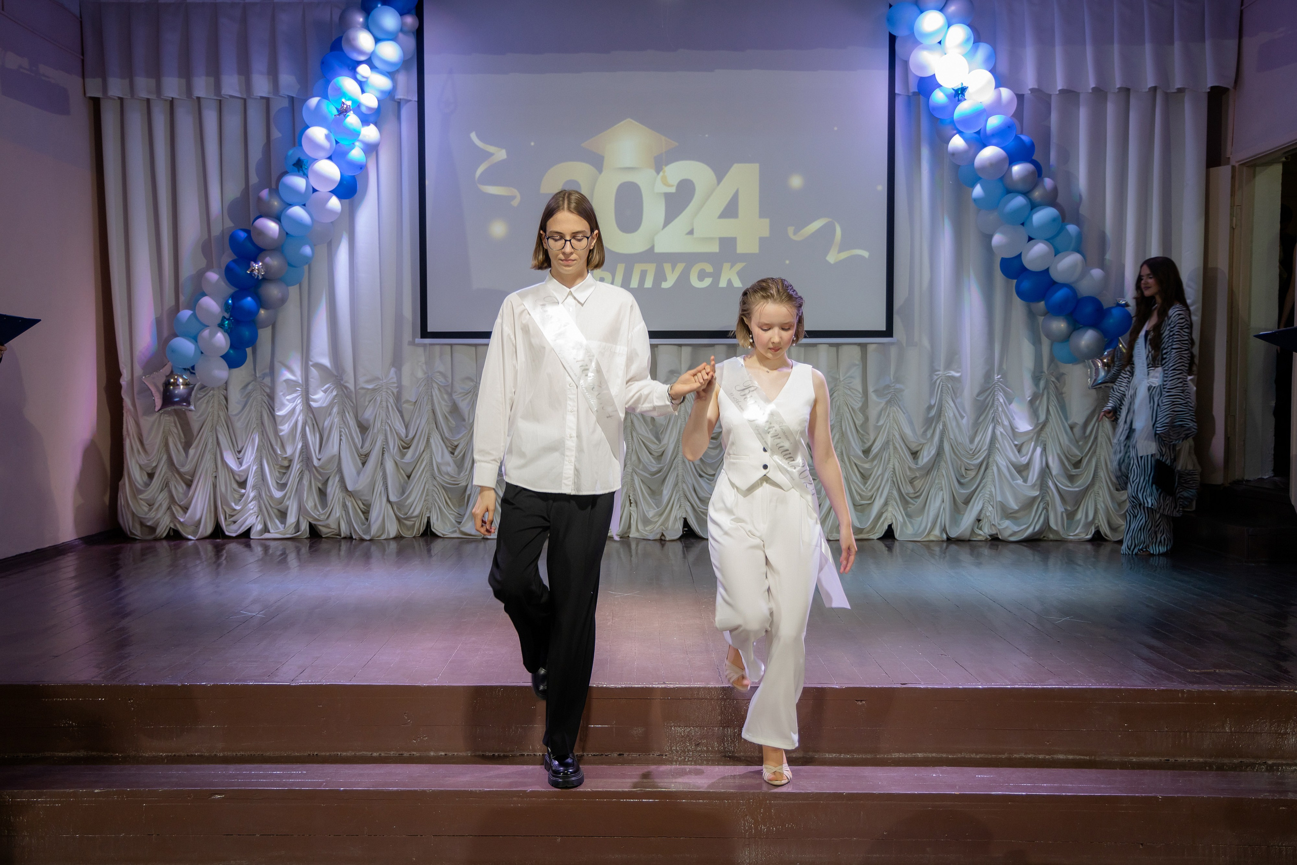 Школьный выпускной 2024 год в Соколе (Минск). Свадебный фотограф в Минске/Беларуси Сергей Спиридонов