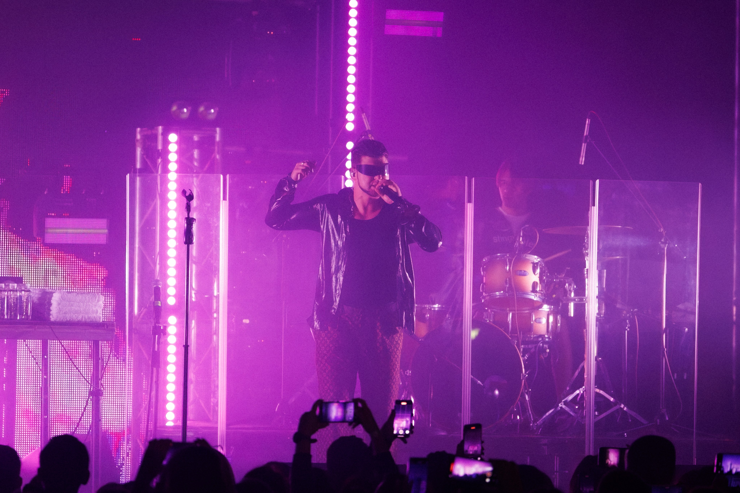 Фотоотчёт и репортаж с концерта группы GAYAZOV$ BROTHER$. Красильников Евгений — профессиональный фотограф в Ростове-на-Дону