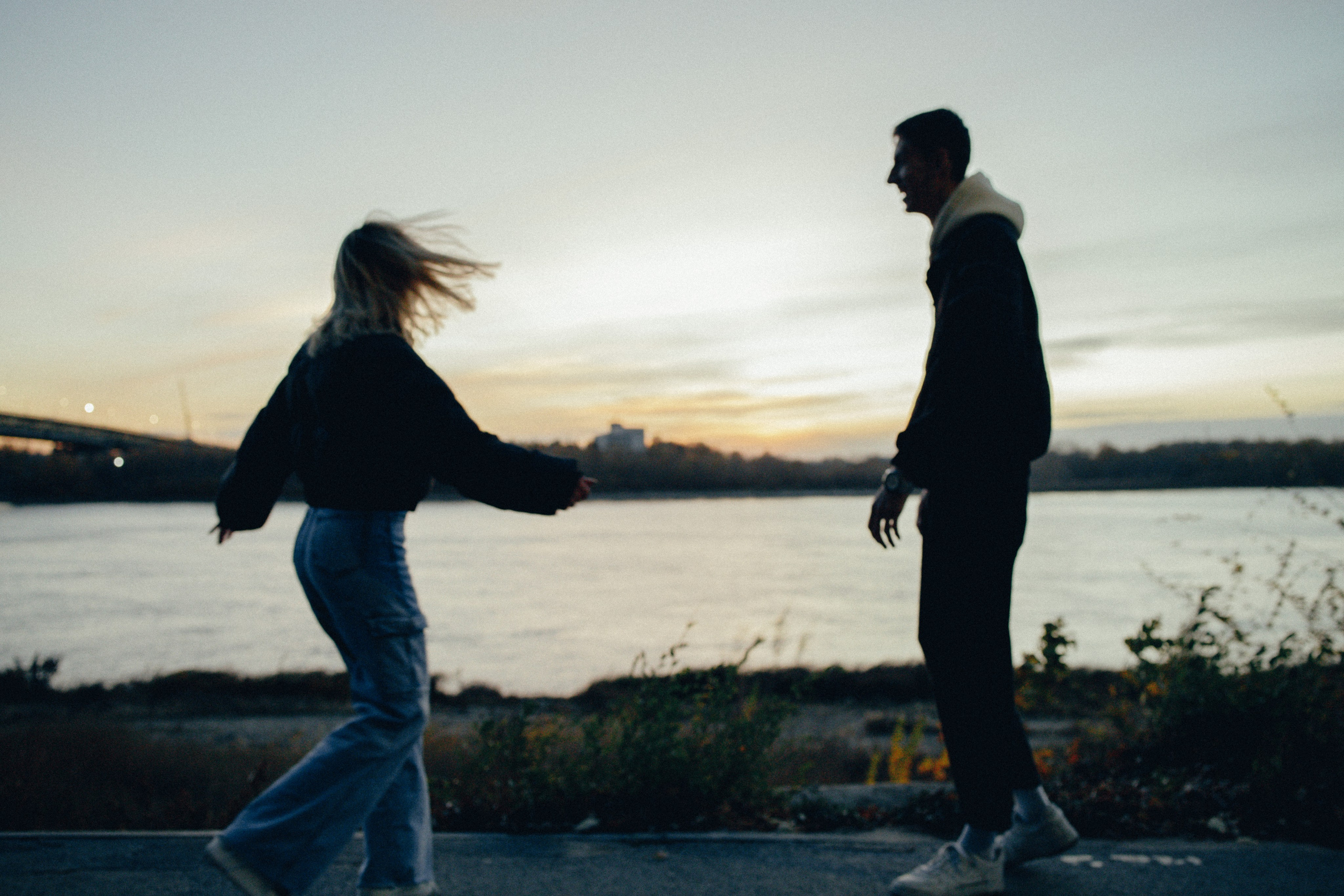 Прогулки по ночному городу. Lifestyle семейный и детский фотограф в Омске Иванова Екатерина